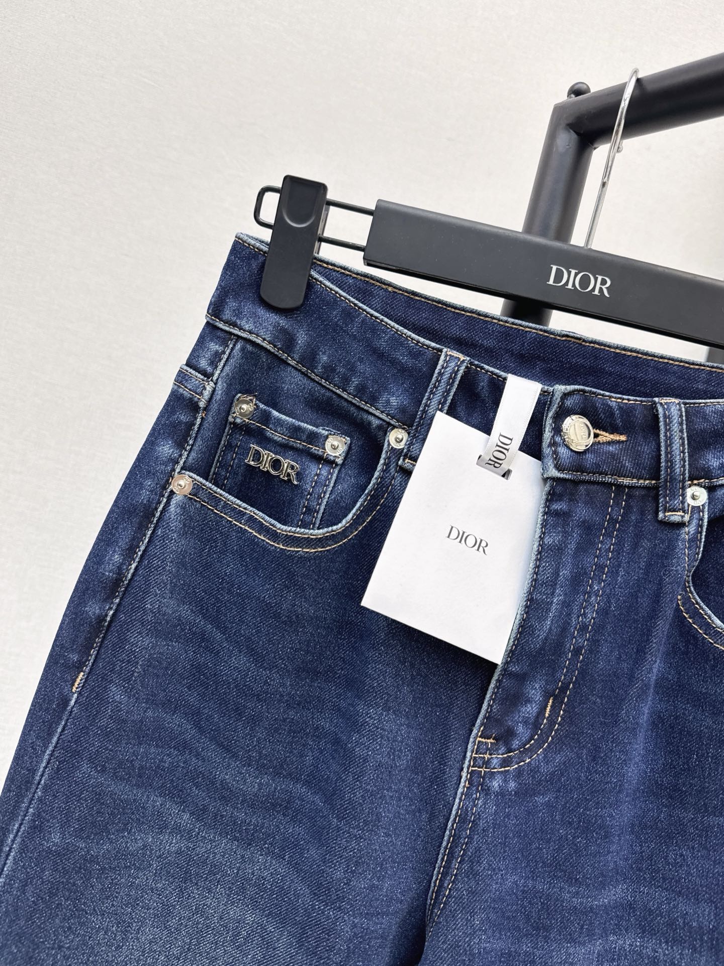 CD 26fw embroidery patch jeans