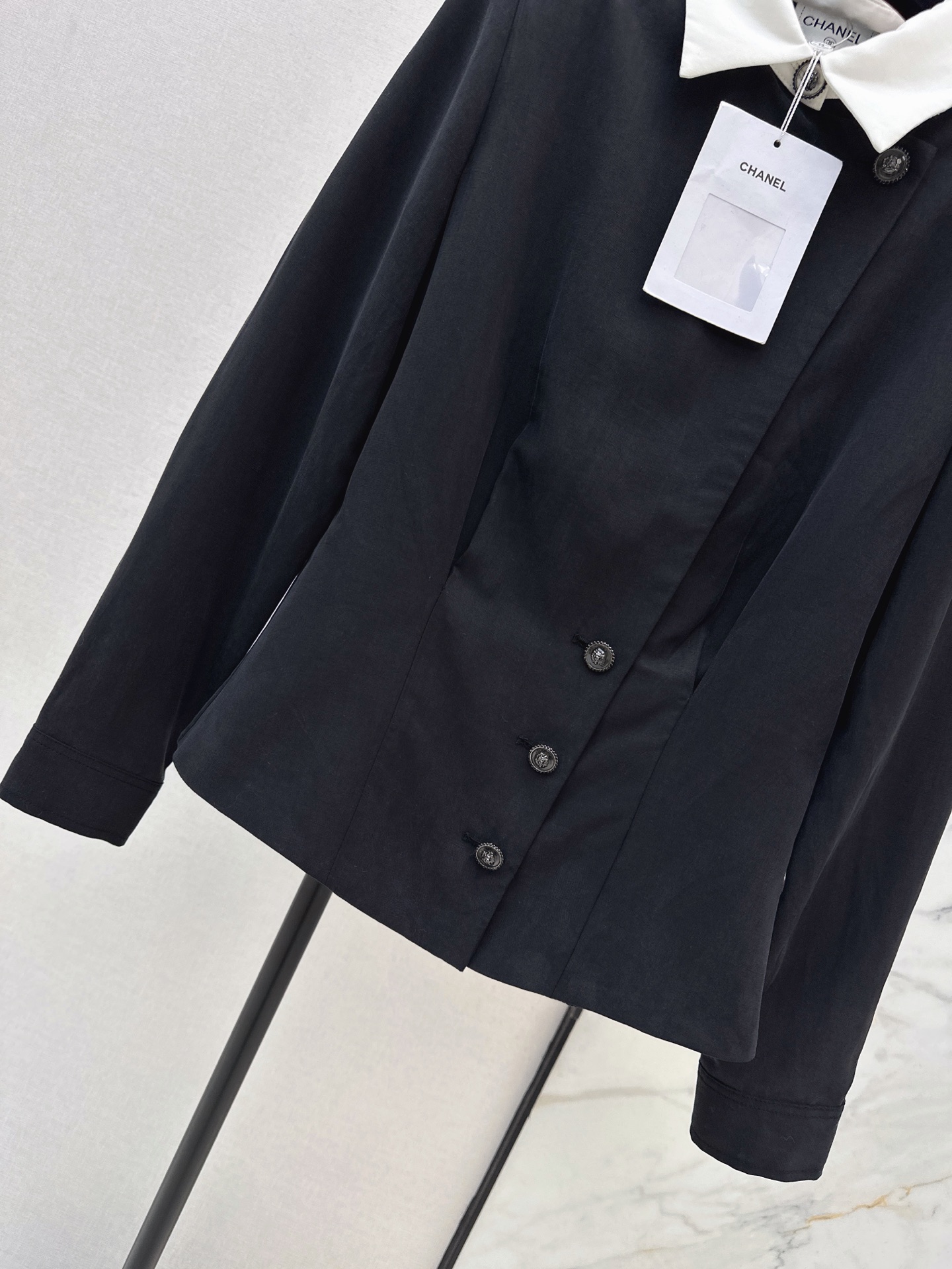 Chan 26fw cinching waist shirt