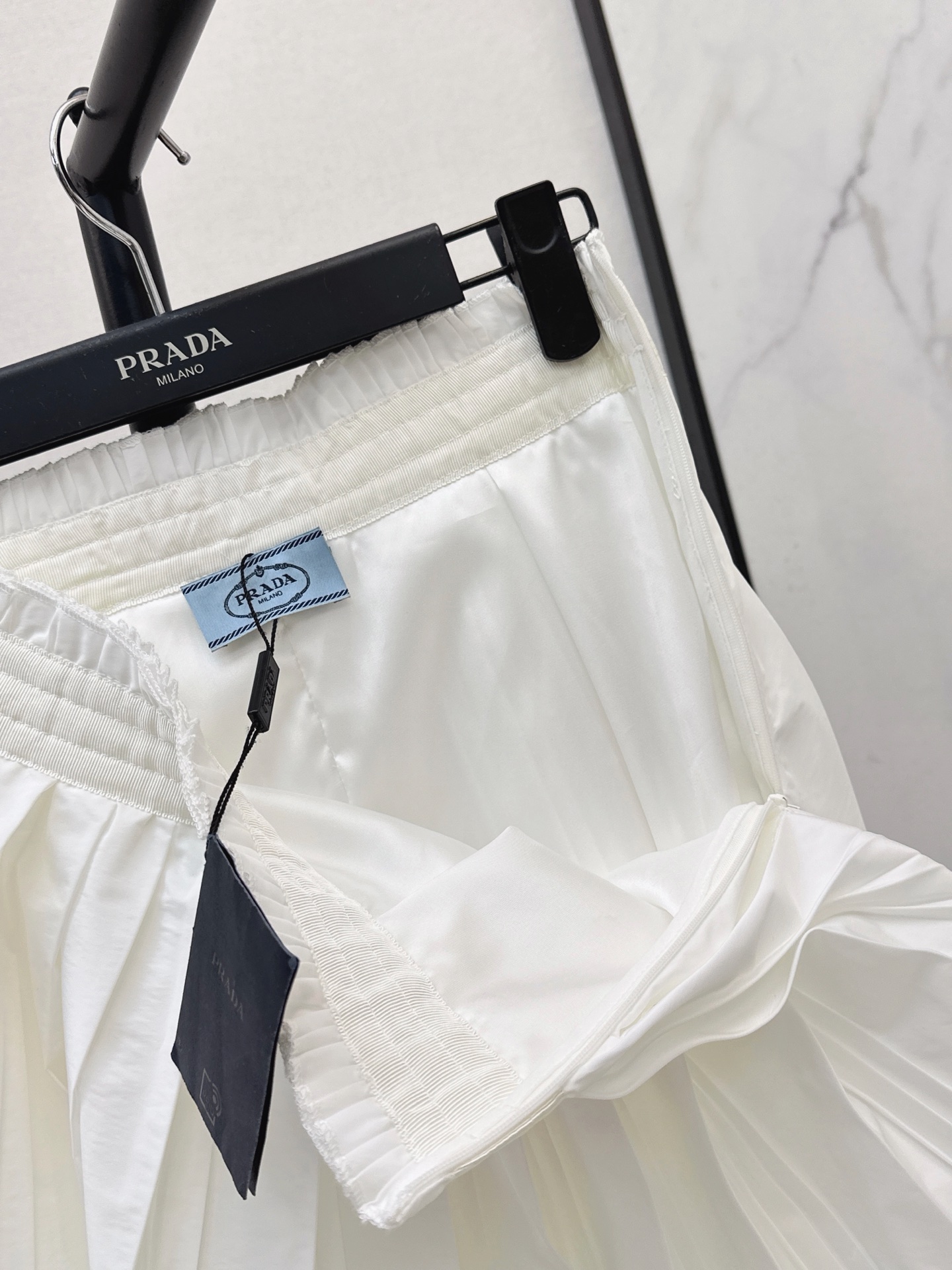 Pra 26fw pleated skirt
