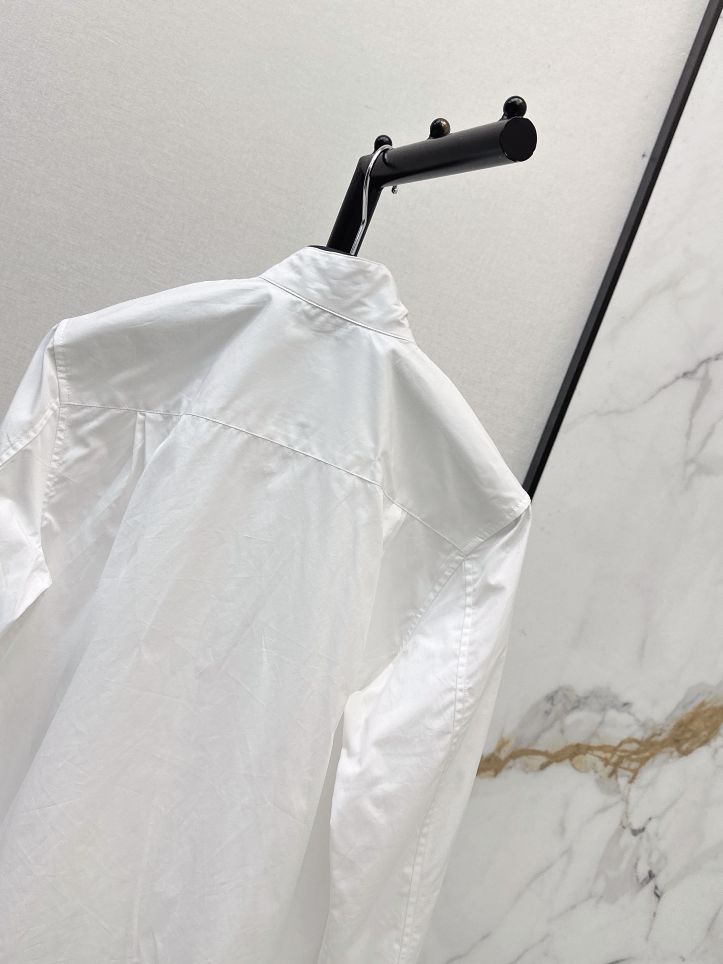 CD 26fw Ring-Detail Tie-Neck Shirt