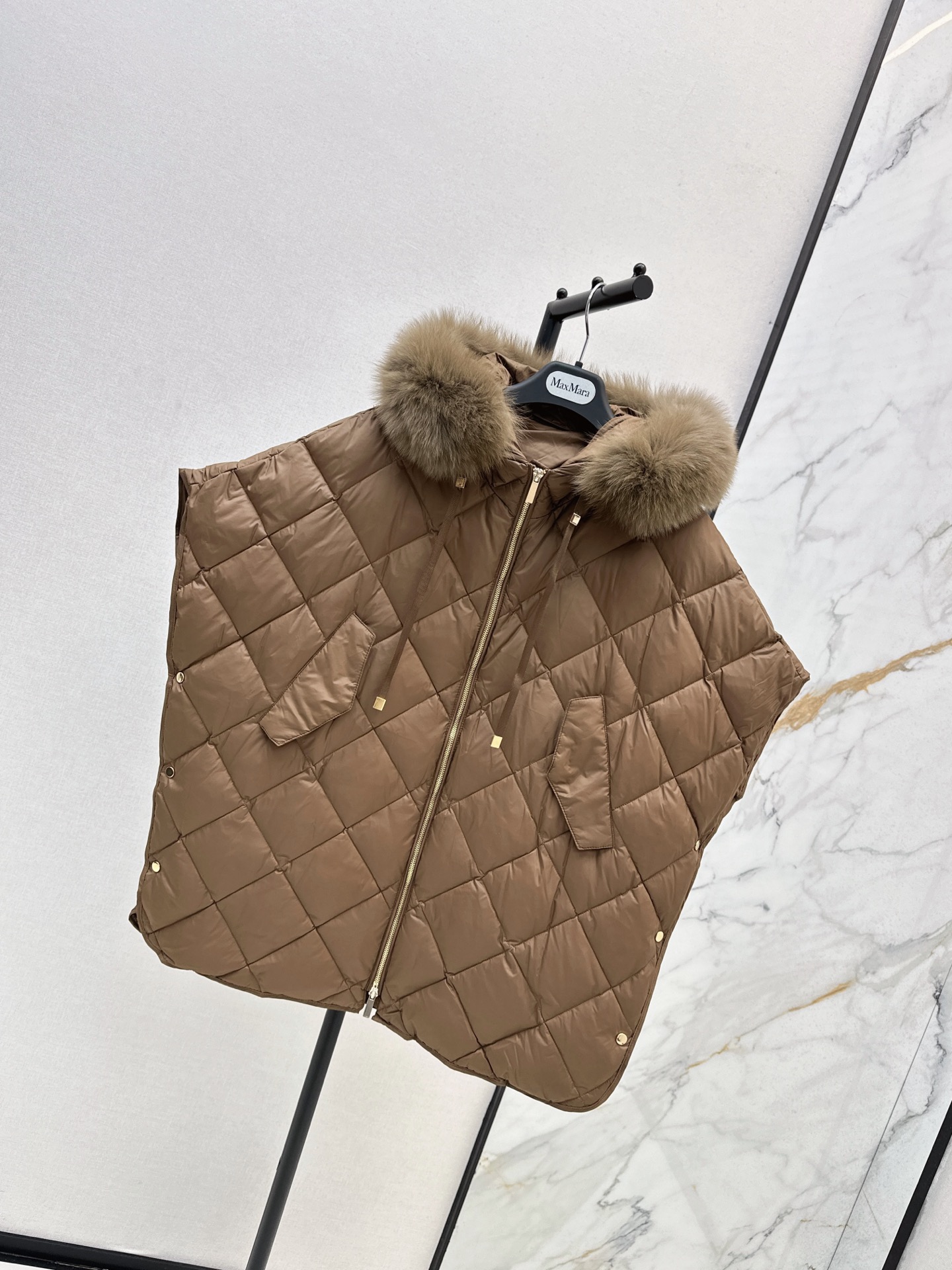 Max 26fw Hooded Down Vest