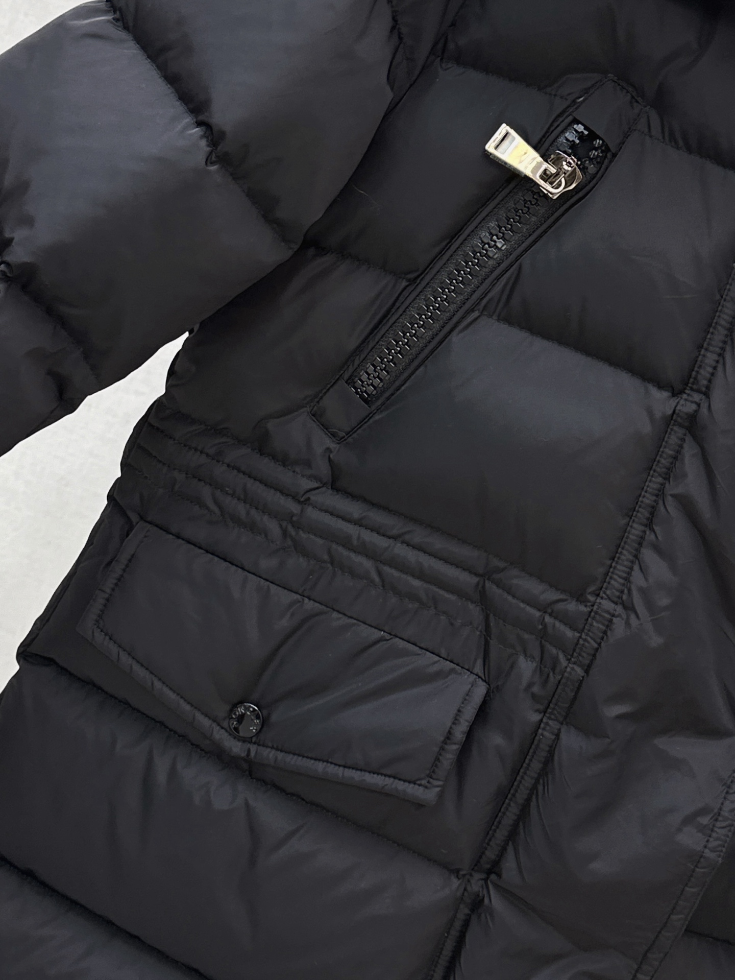 Monc 26fw fur-trim hooded down jacket