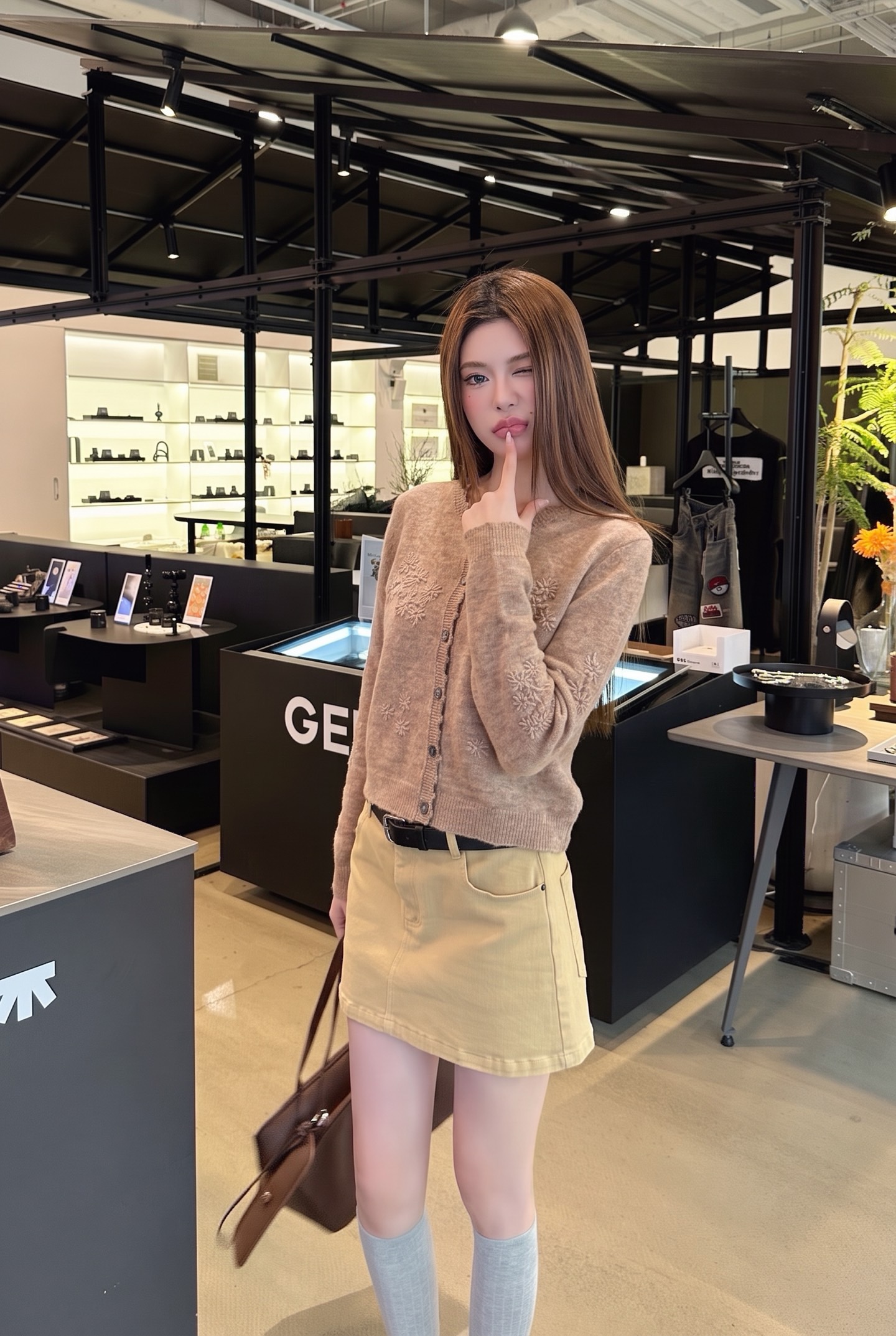 ES 26fw embroidery knit cardigan