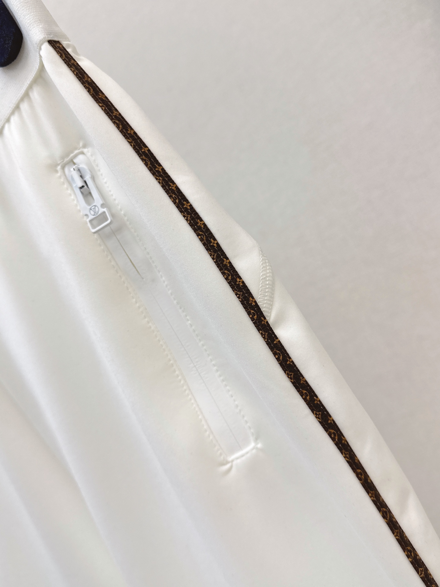Loui 26fw flared pants