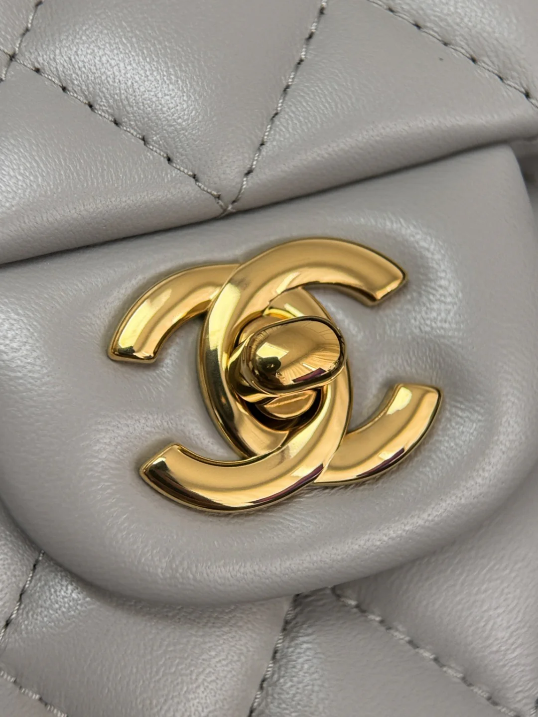 Chan cf23 chain shoulder bag