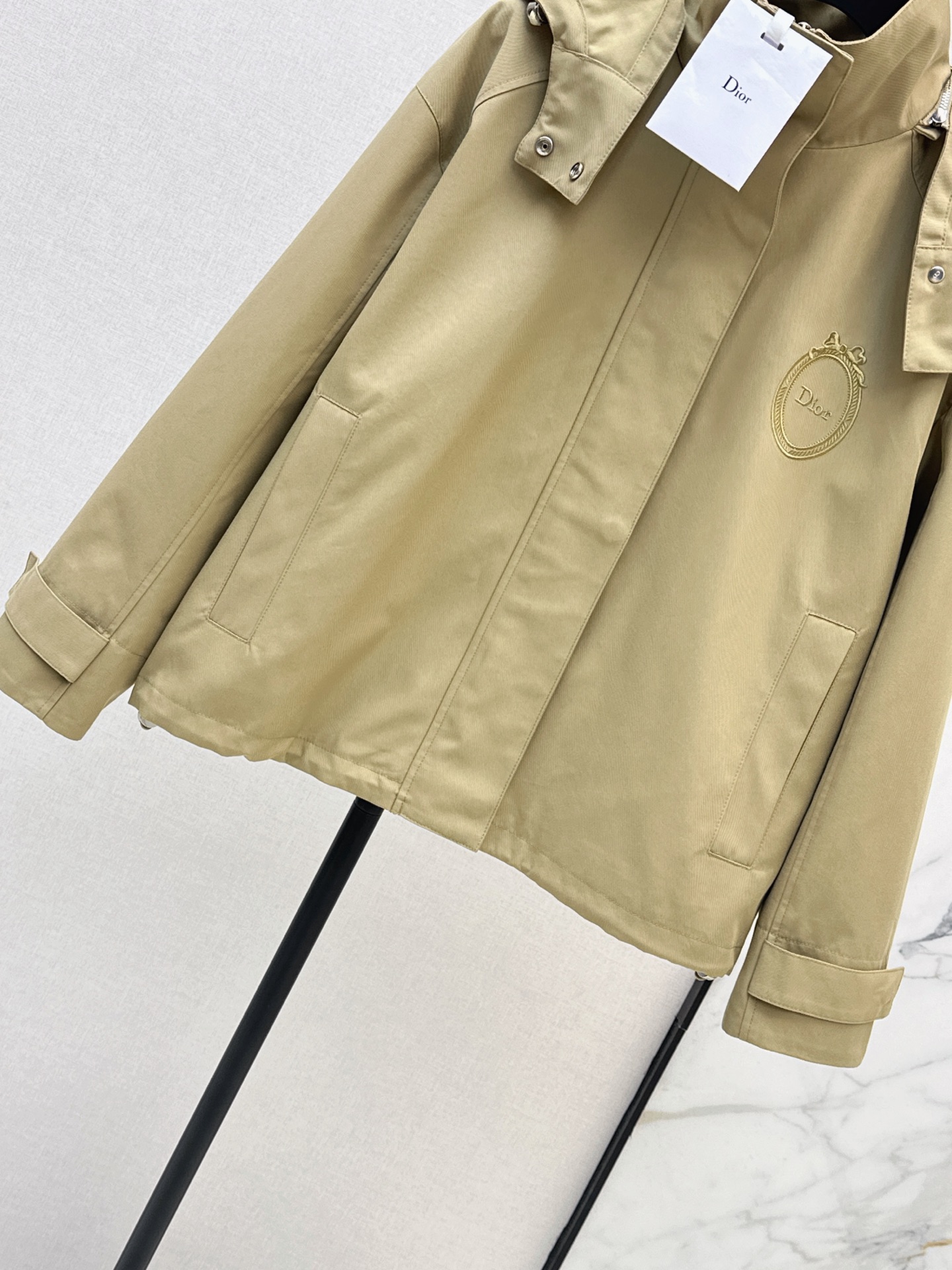 CD 26fw hooded cropped trench coats