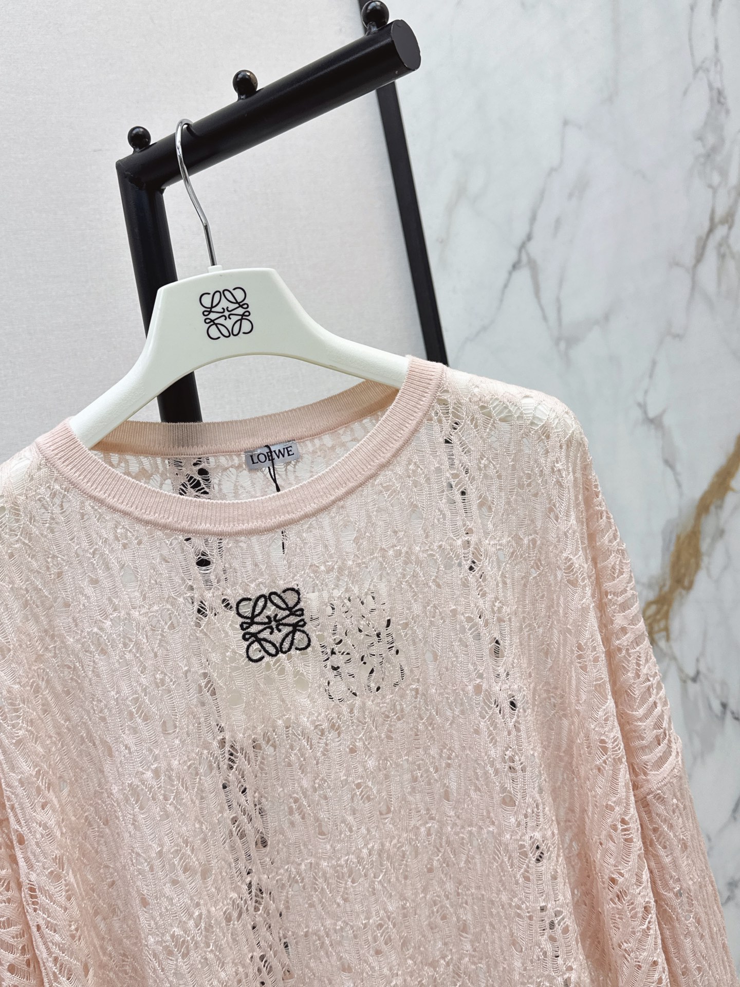 Loe 26fw hollow knit top