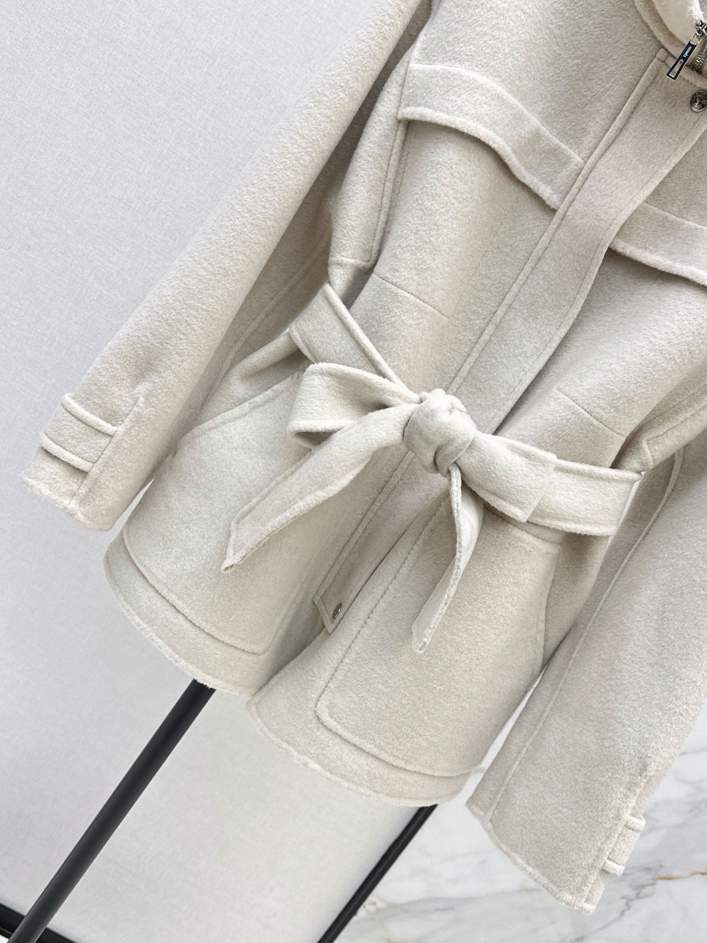 Her 26fw belted overcoats