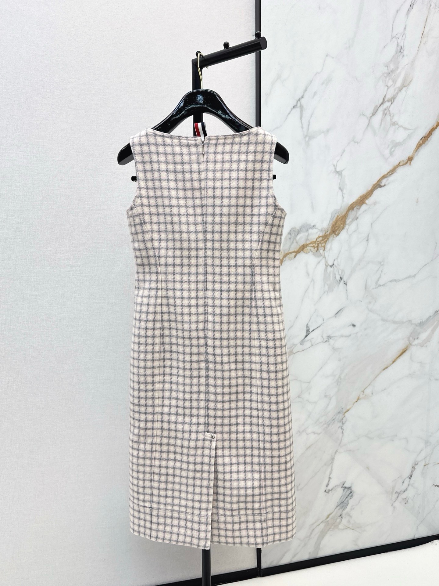 Thom 26fw sleeveless tweed dress