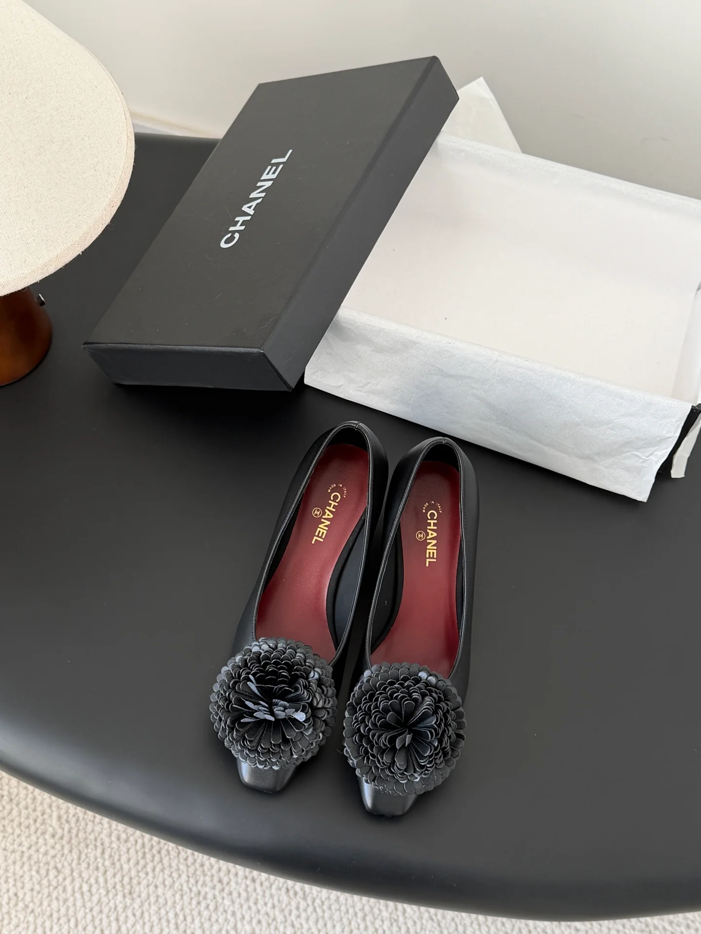 Chan 26K camellia flower chunky heels