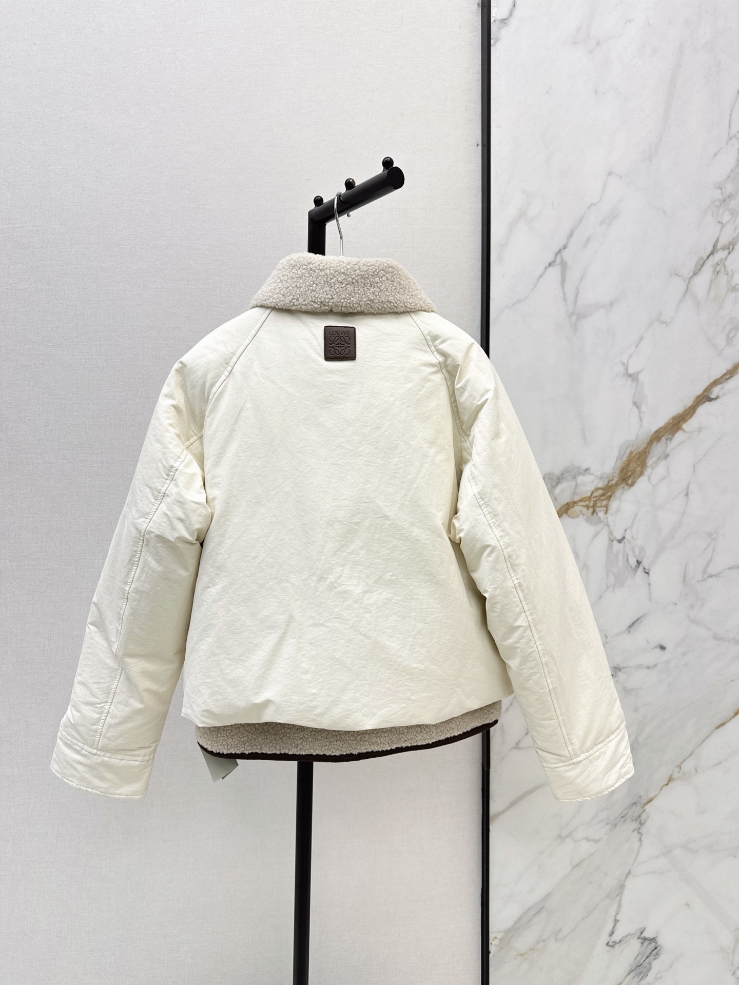 Loe 26fw sherpa-collar down jackey with detachable teddy-fleece vest