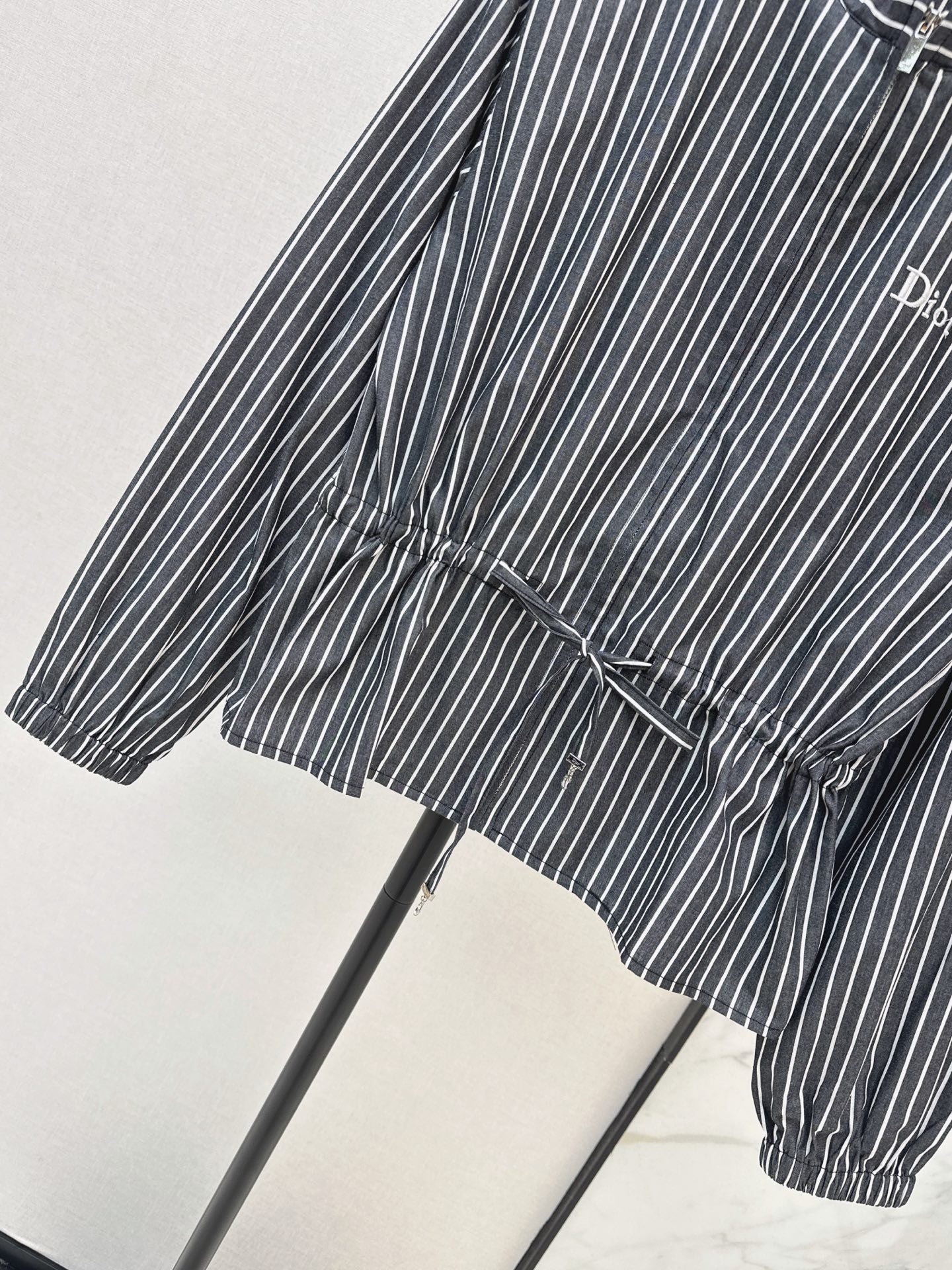 CD 26fw stripe drawstring shirt