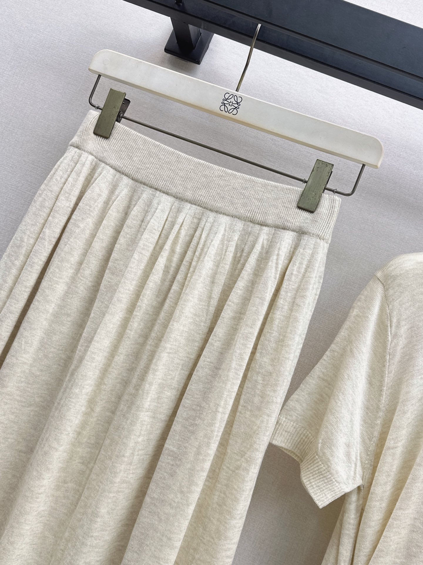 Loe 26fw knit top pleated skirt