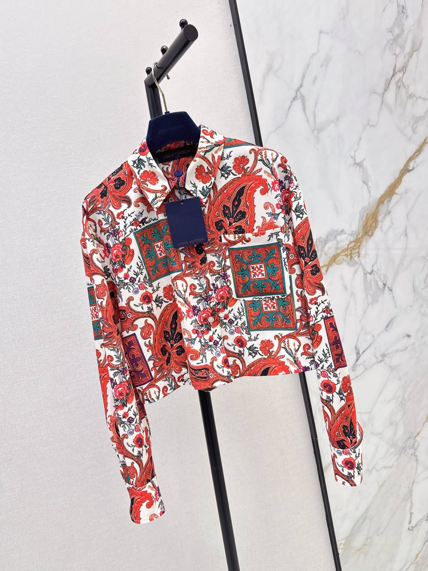 Loui 26fw cropped print shirt