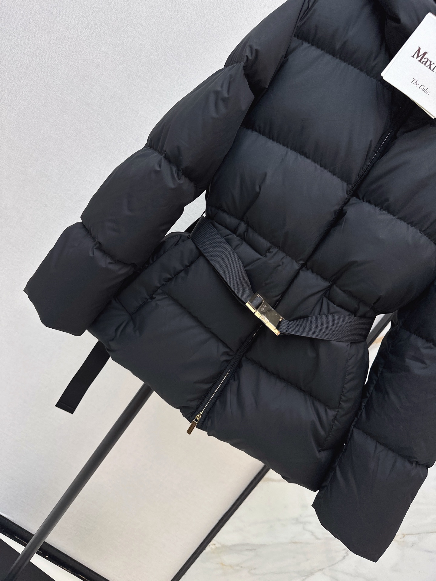 Max 26fw hooded down jacket