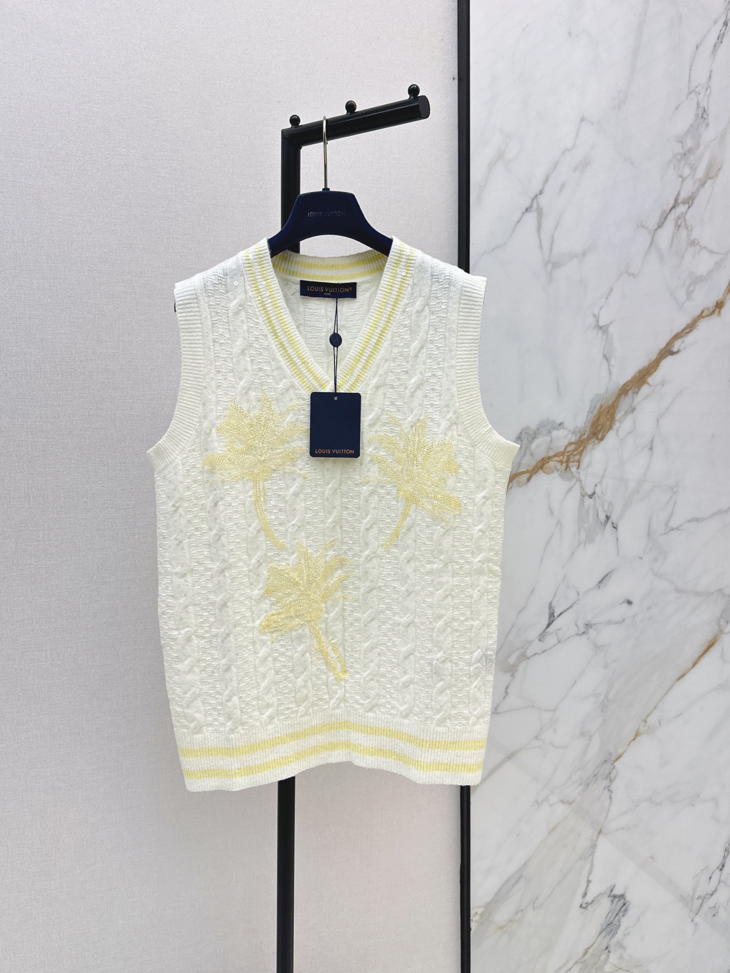 Loui 26fw rhinestone knit vest