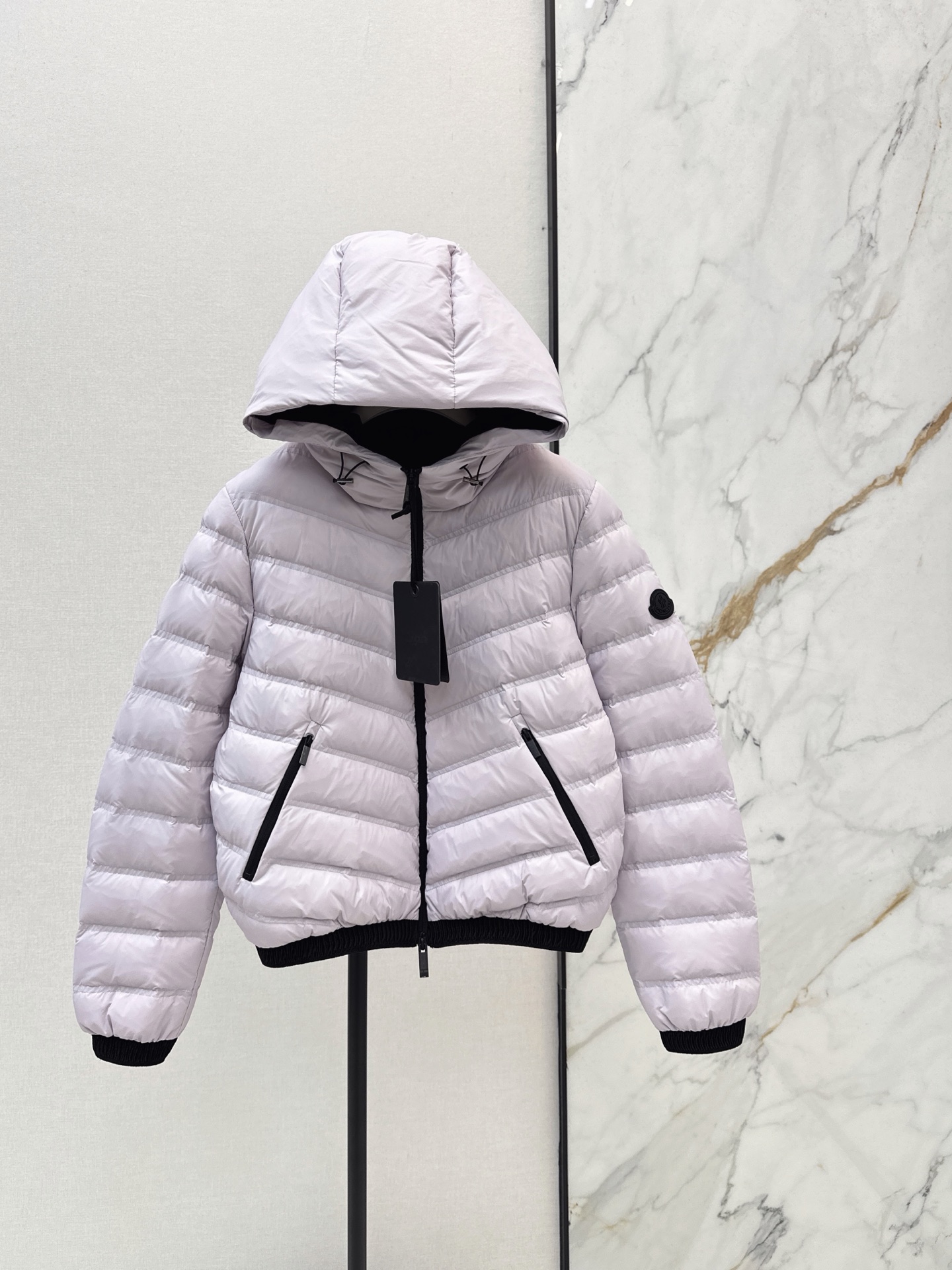 Monc 26fw cropped hooded down jacket