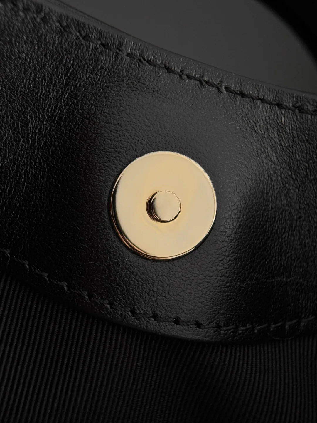 Chan 31bag nano shoulder bags