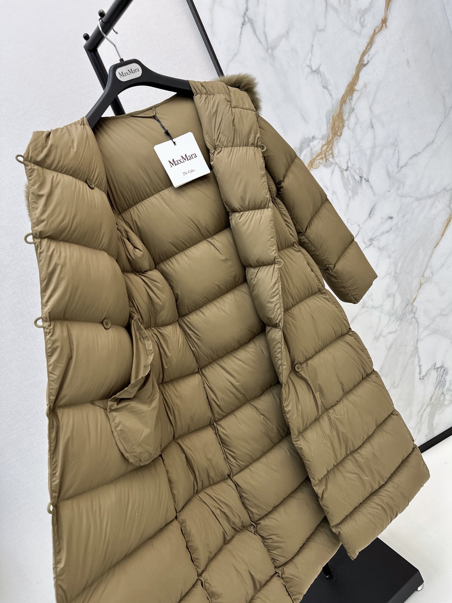 Max 26fw belted hooded down jacket
