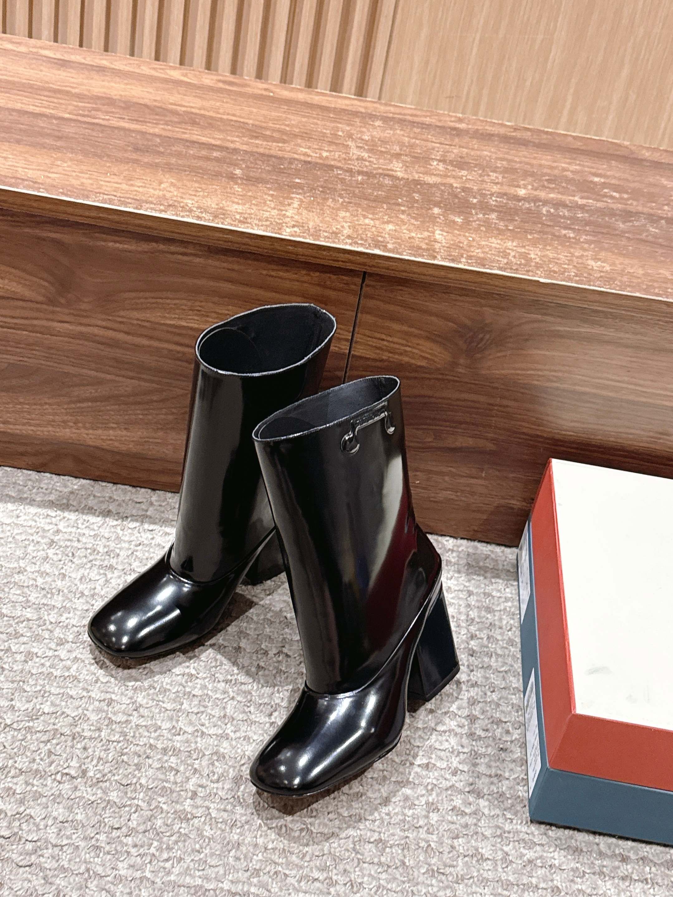 Mar 25fw boots