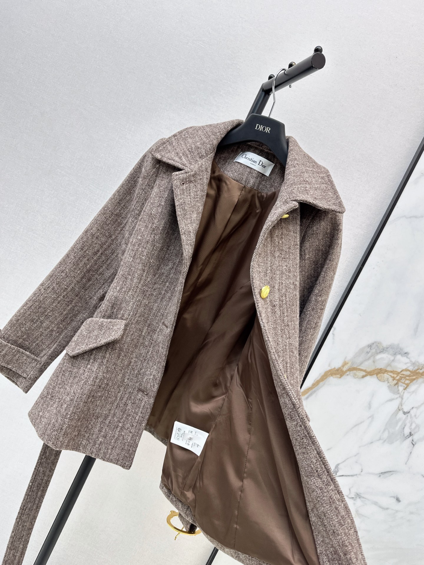 CD 26fw  herringbone belted jacket