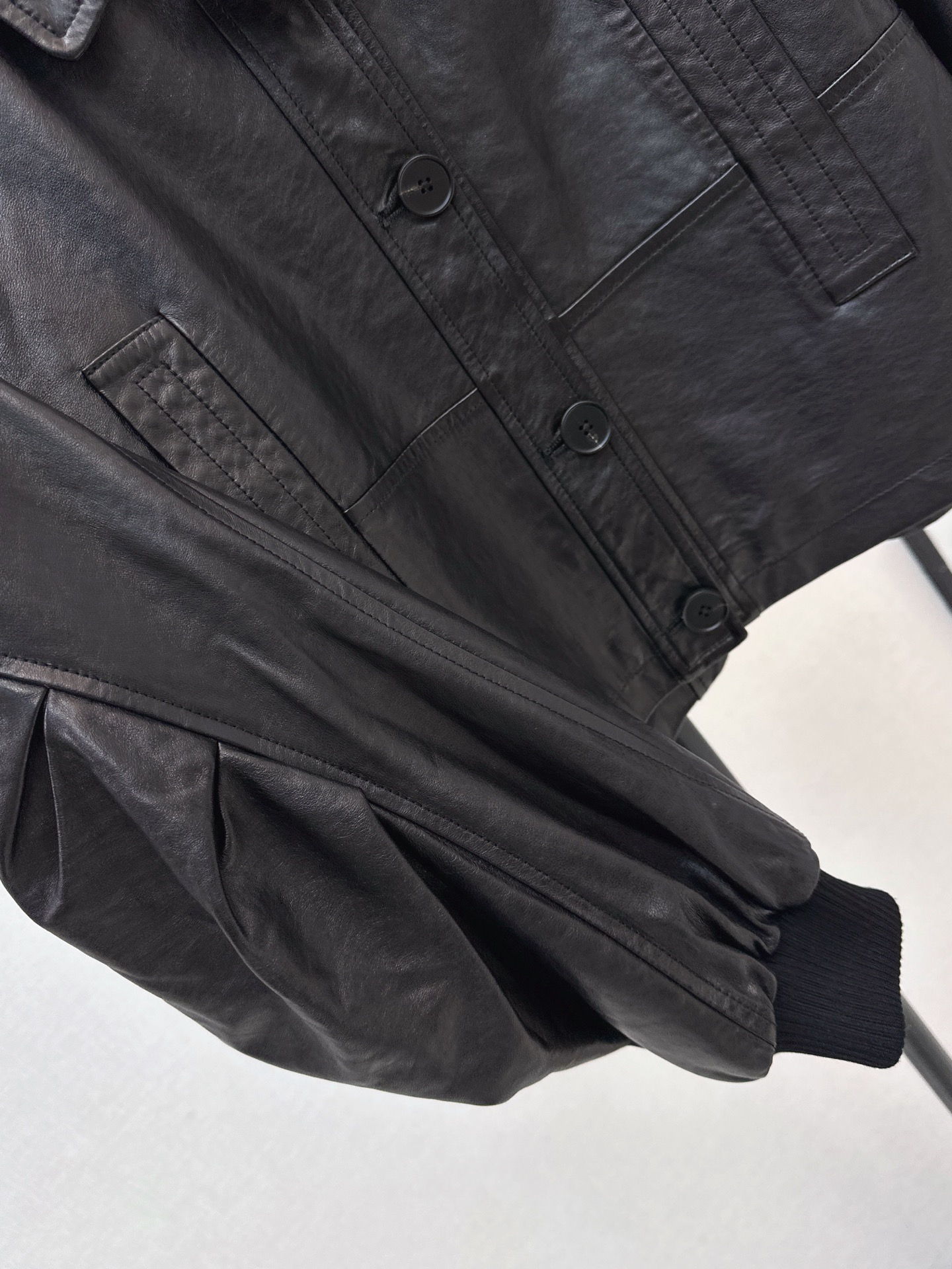 Brun 26fw cropped leather jacket