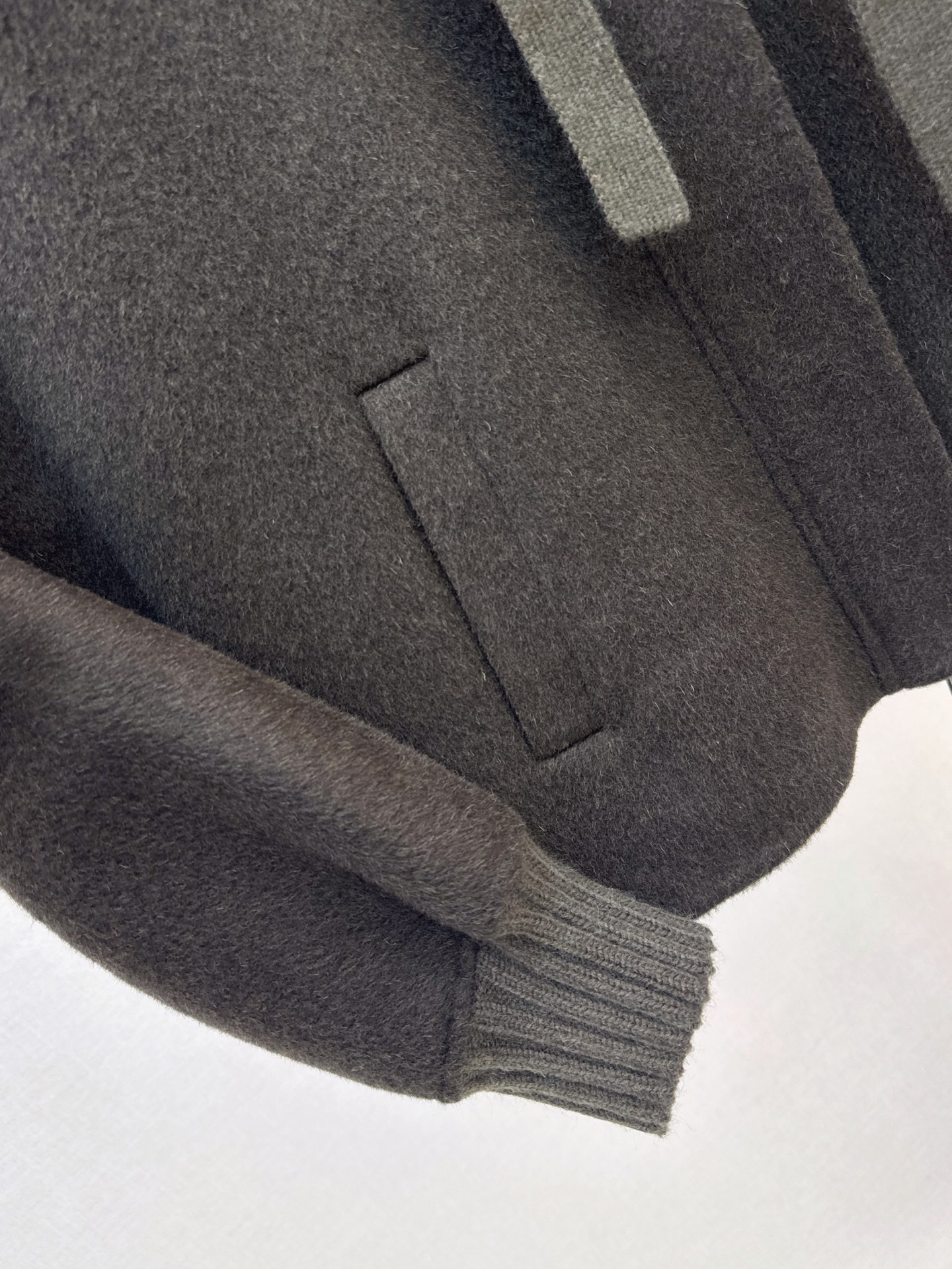 Max 26fw wool contract hooded down jacket