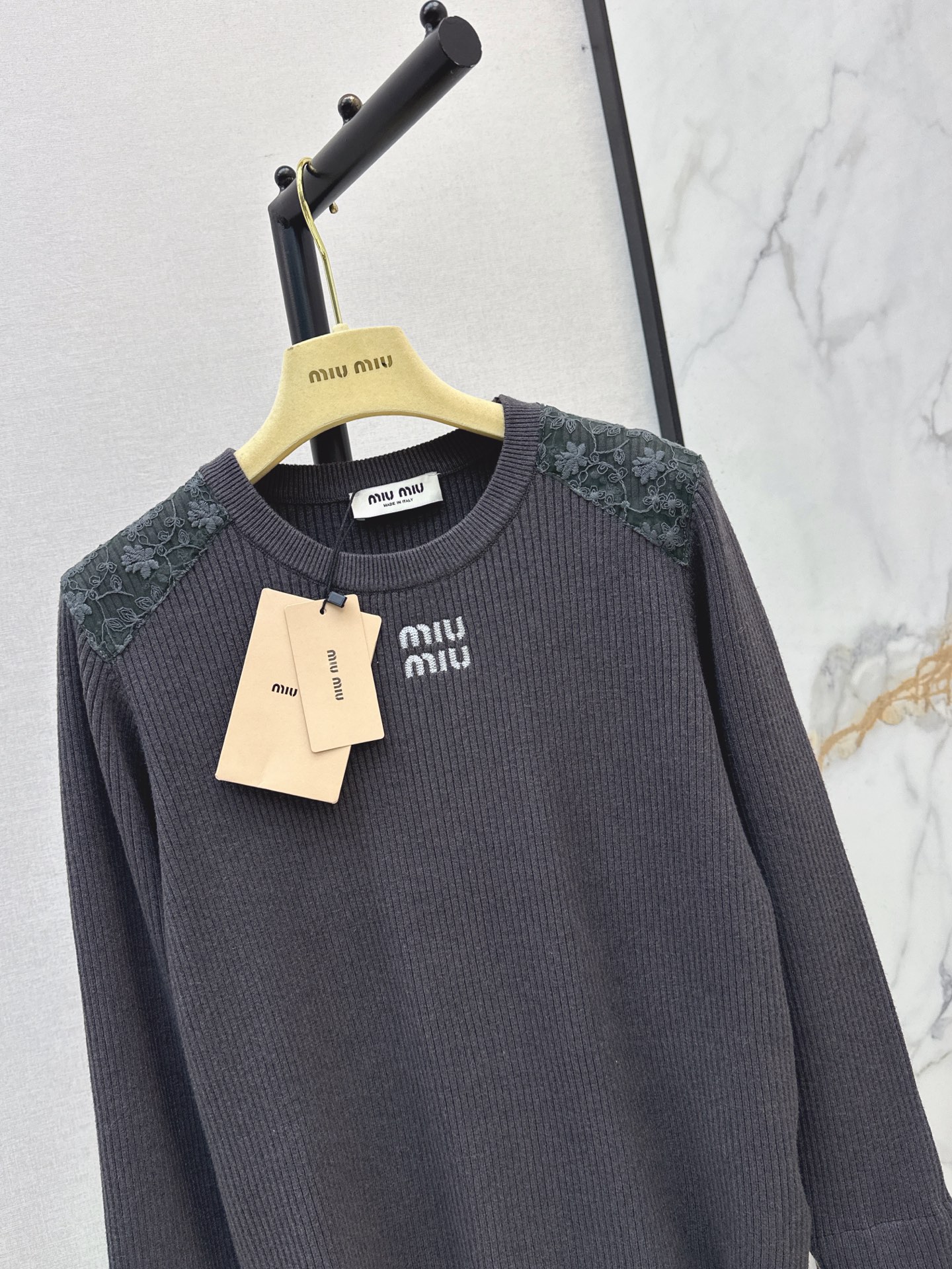 Miu 26fw lace contract sweater