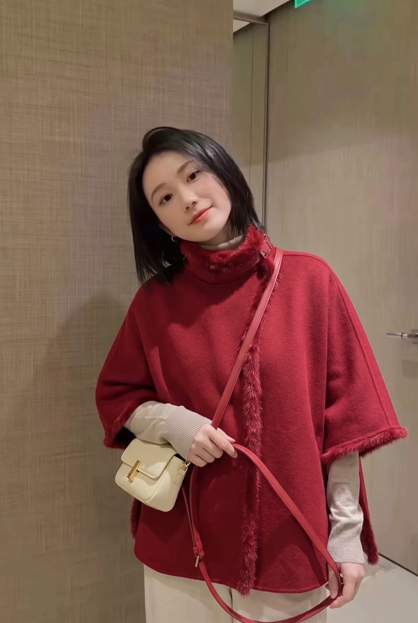 Max 26fw woolen cape jacket