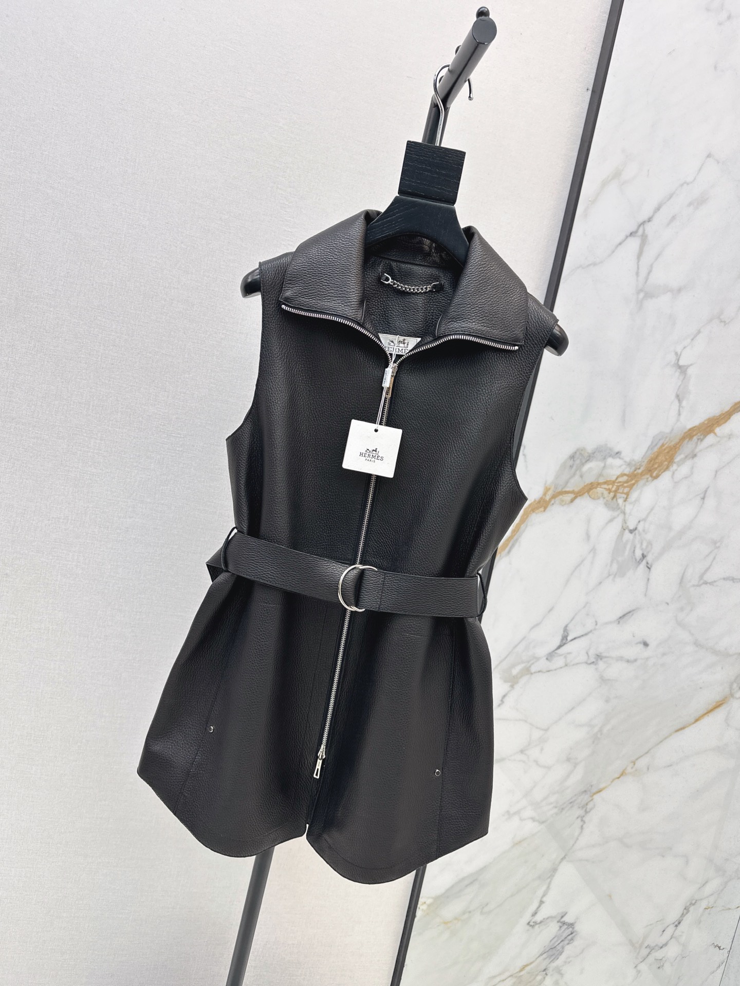 Her 26fw belted leather vest jacket