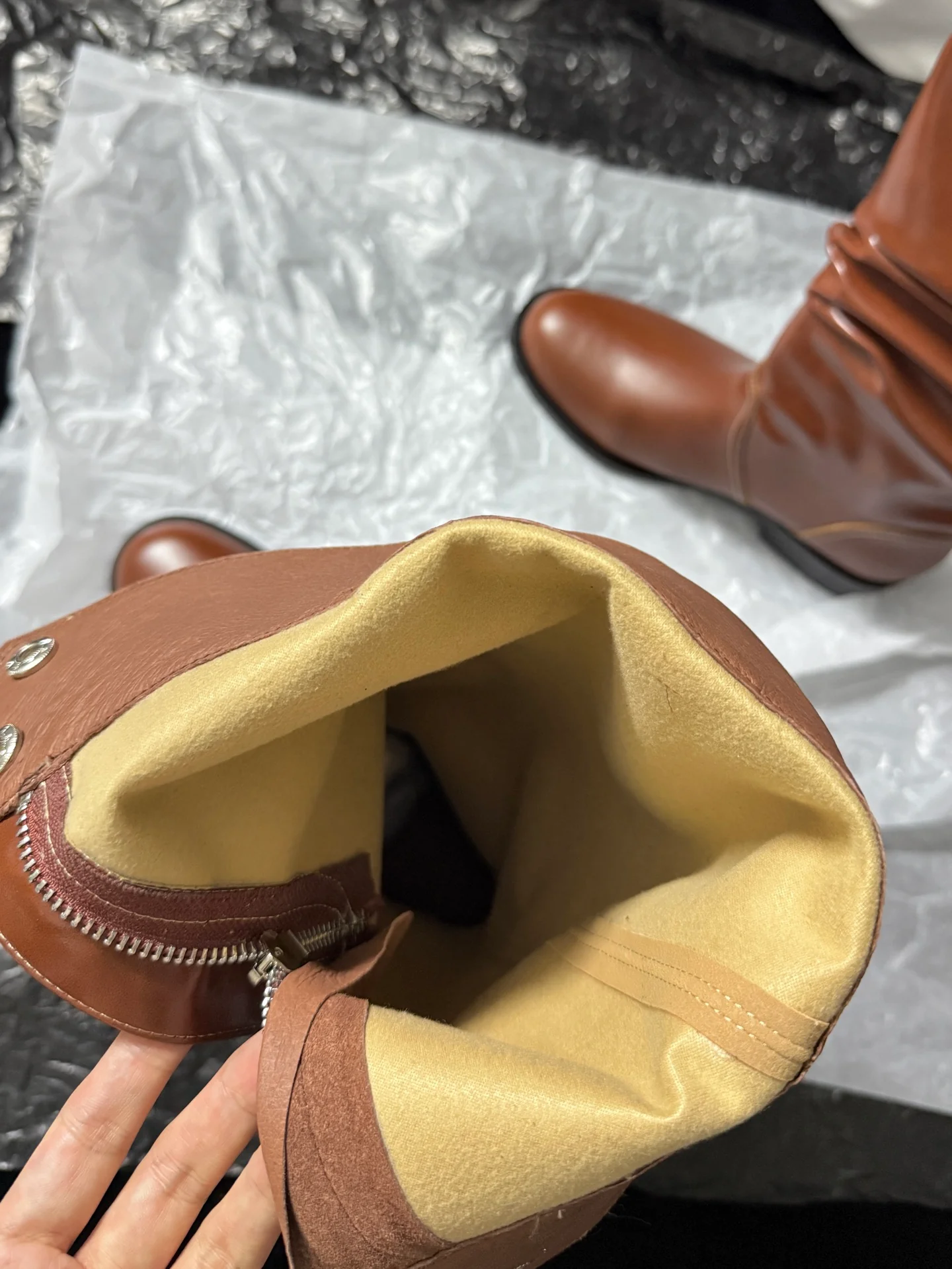 Lost 25fw slouch boots