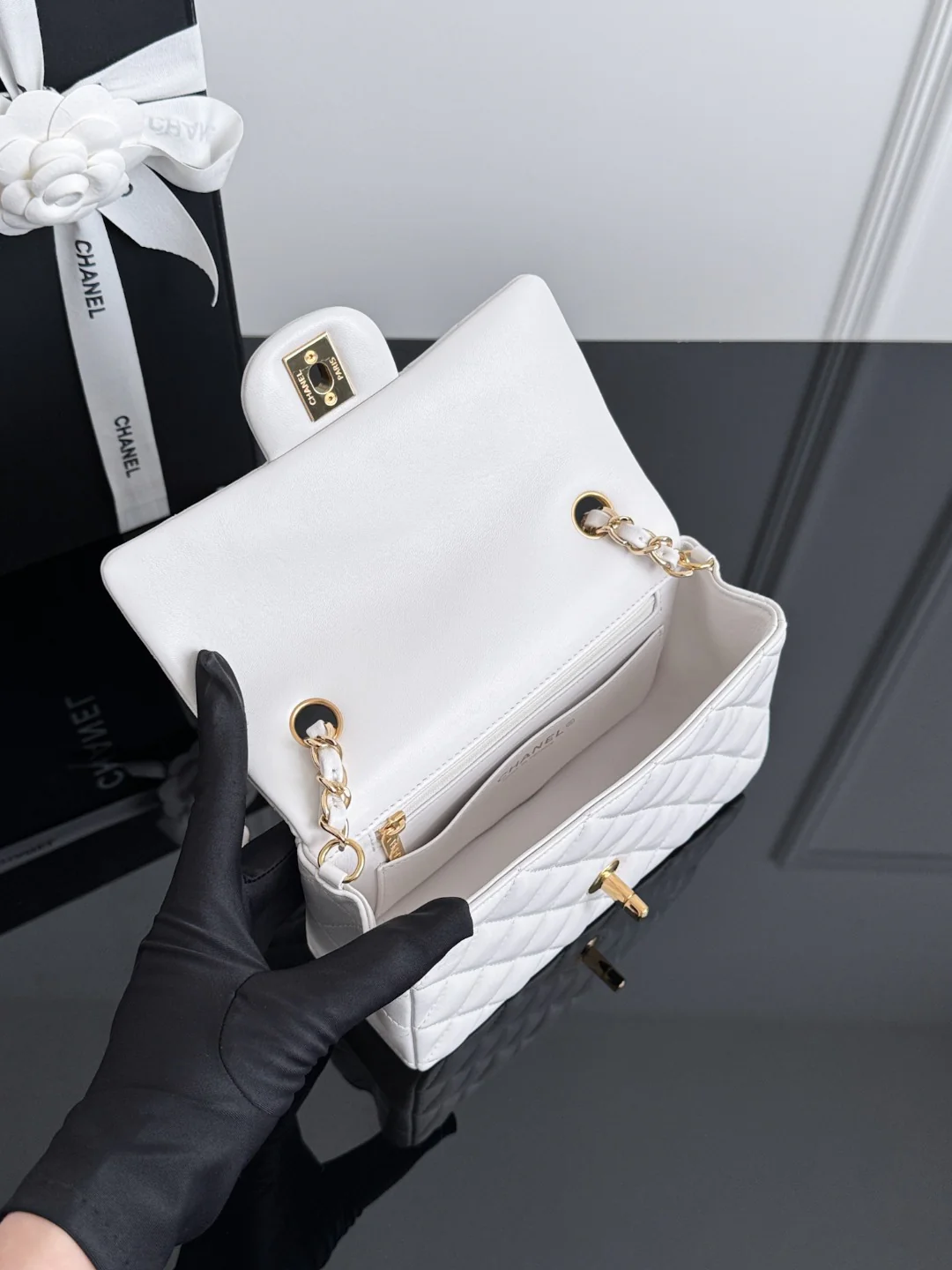 Chan cf20 chain shoulder bag
