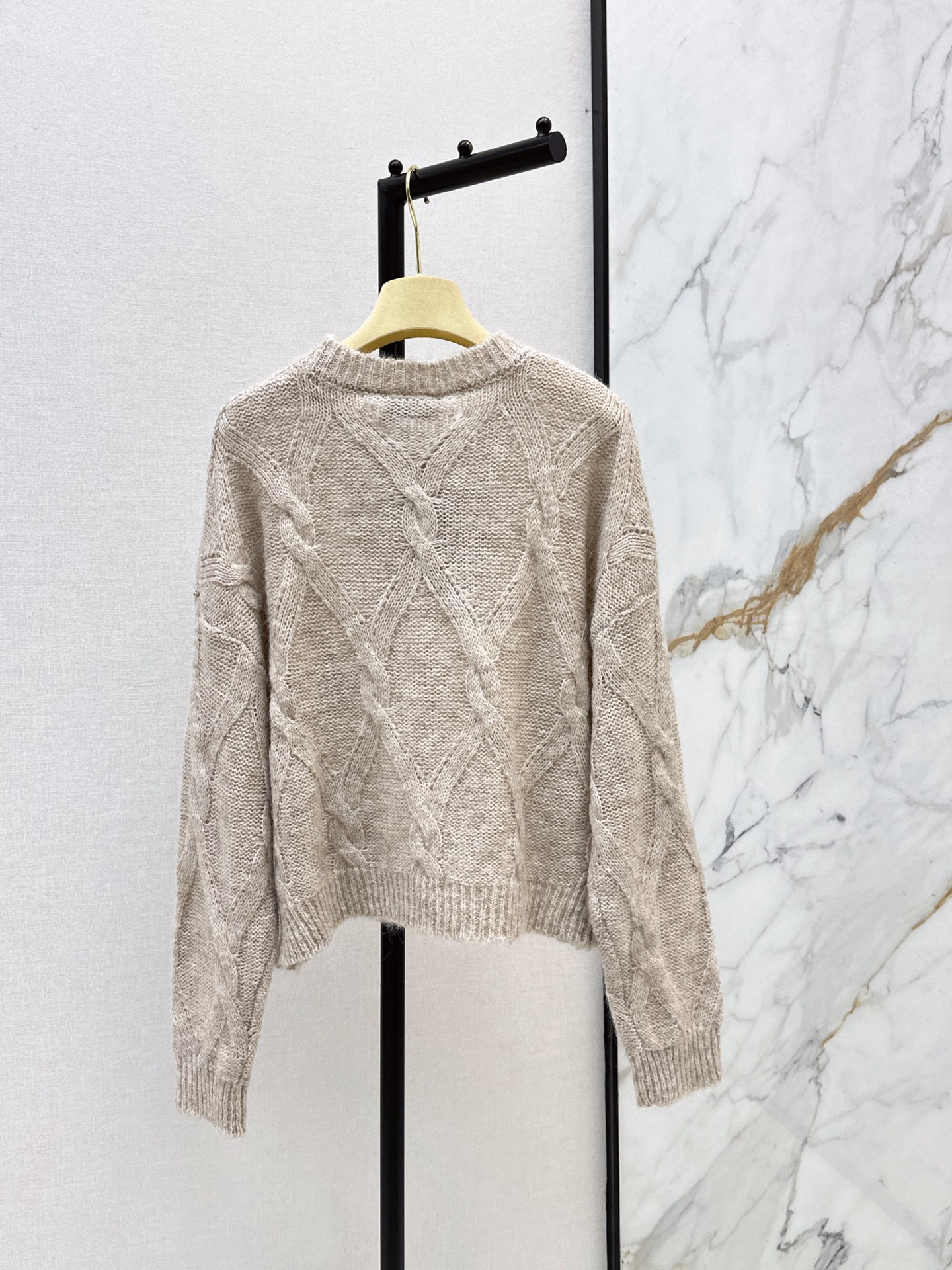 Miu 26fw letter embroidery sweater