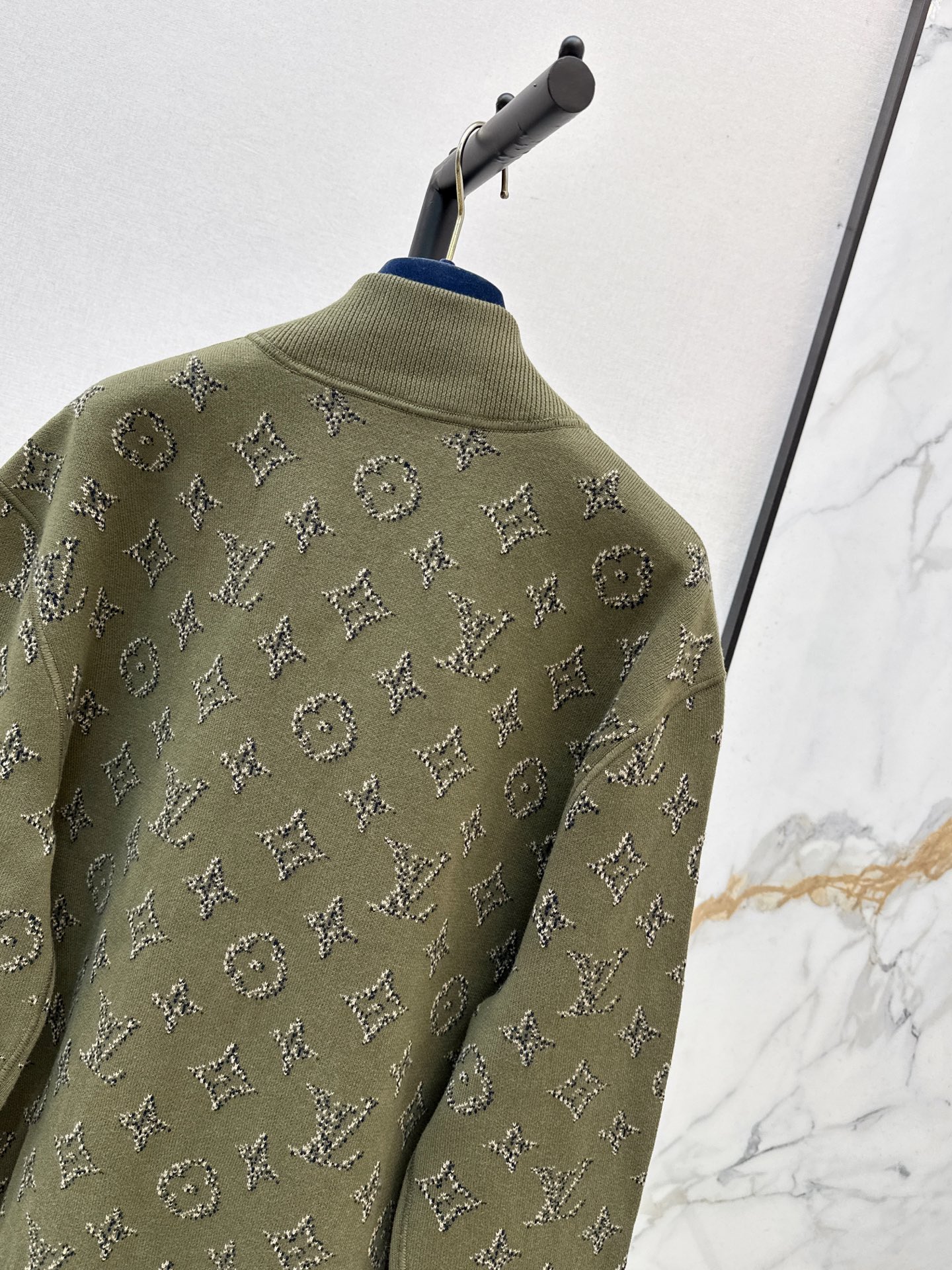 Loui 26fw reversible jacquard sweater