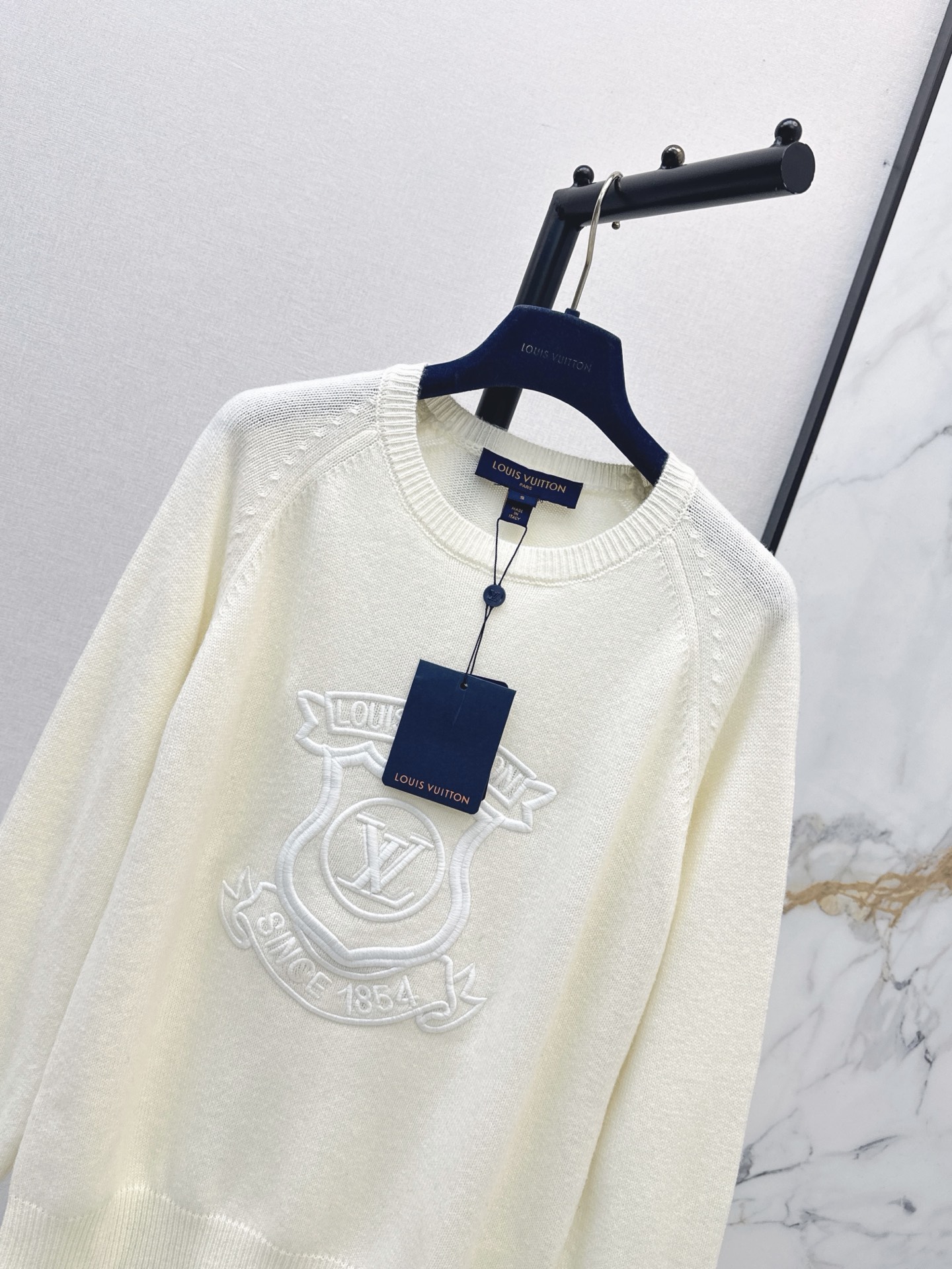 Loui 26fw embroidery knit sweter