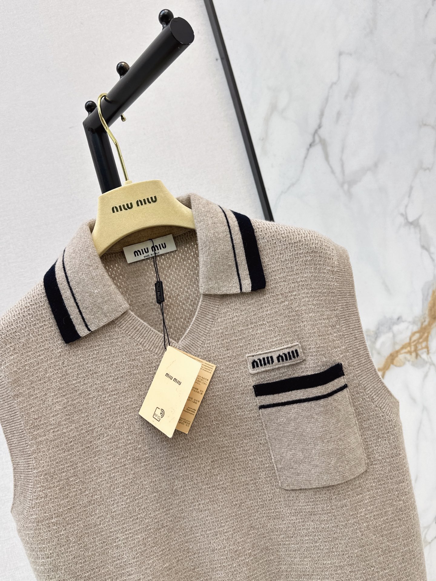 Miu 26fw cashmere knit vest