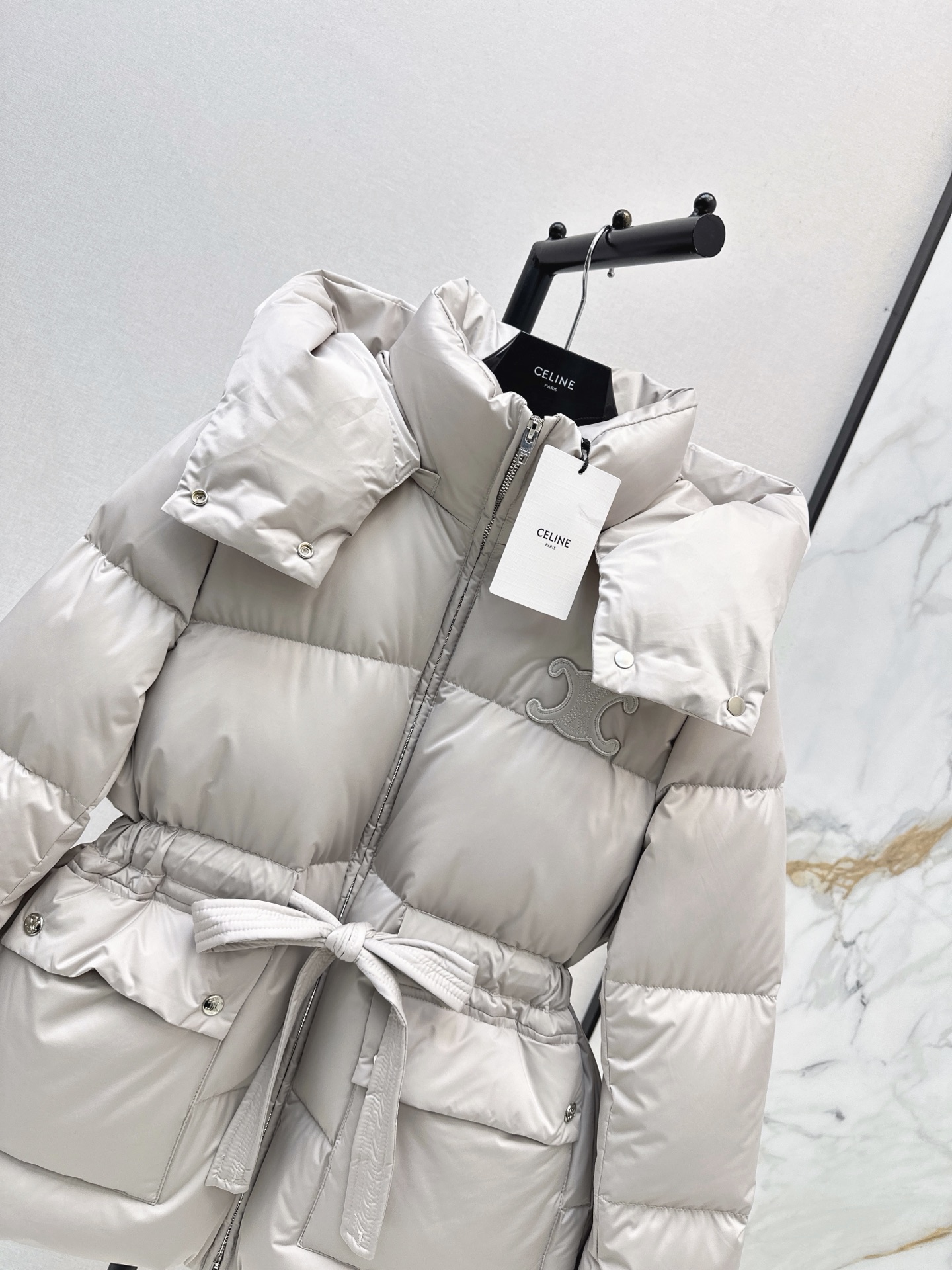 Celi 26fw hooded belted down jacket