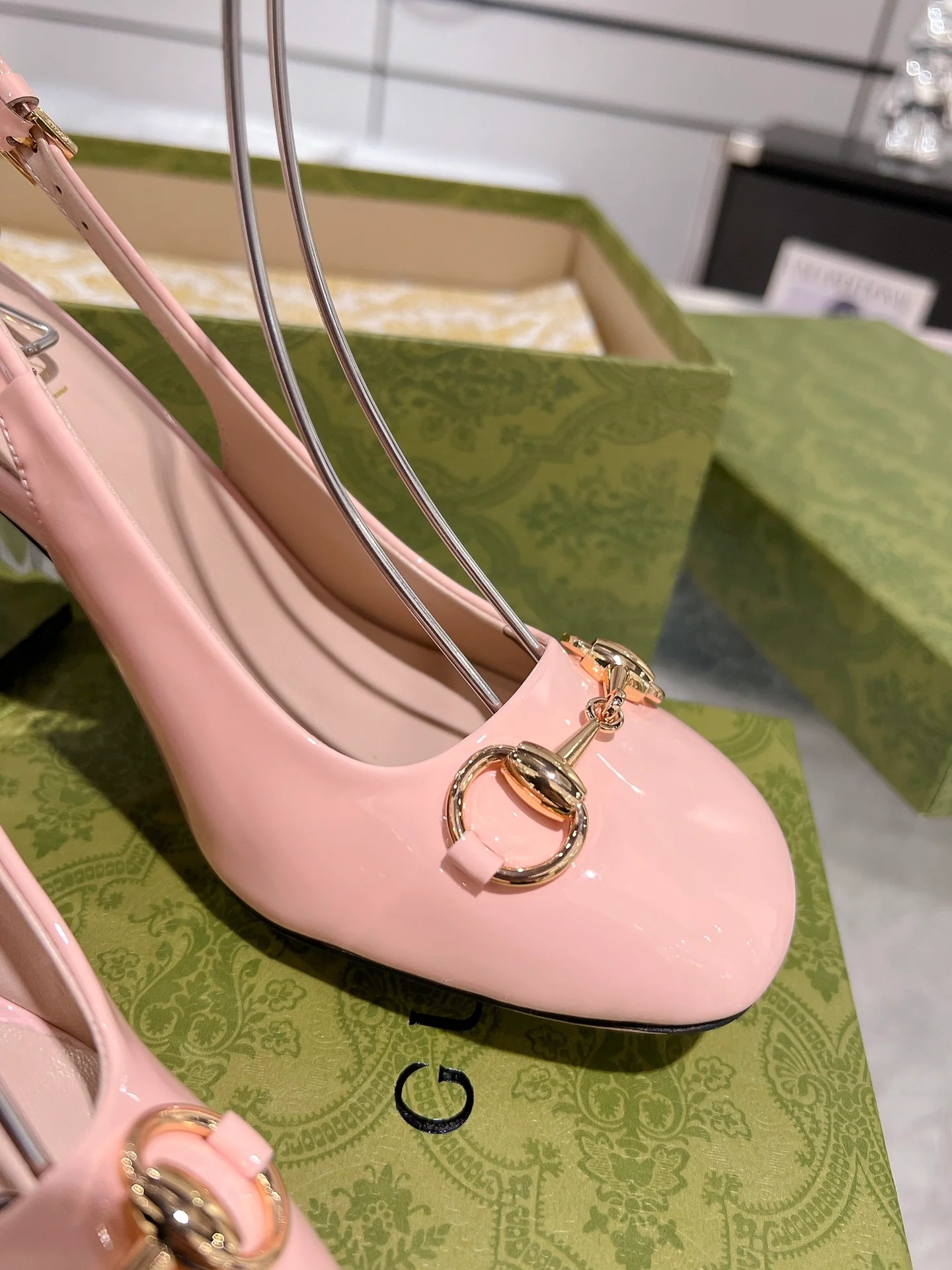 Gucc 26ss rhinestone slingback chunky high heel