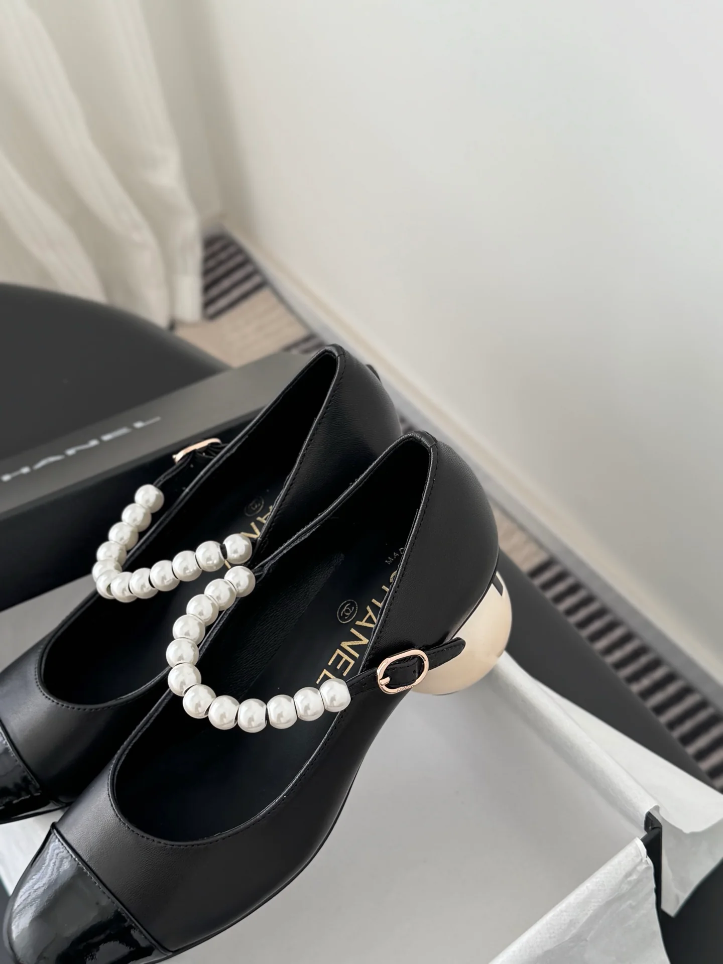 Chan 26ss pearl mary jane flats