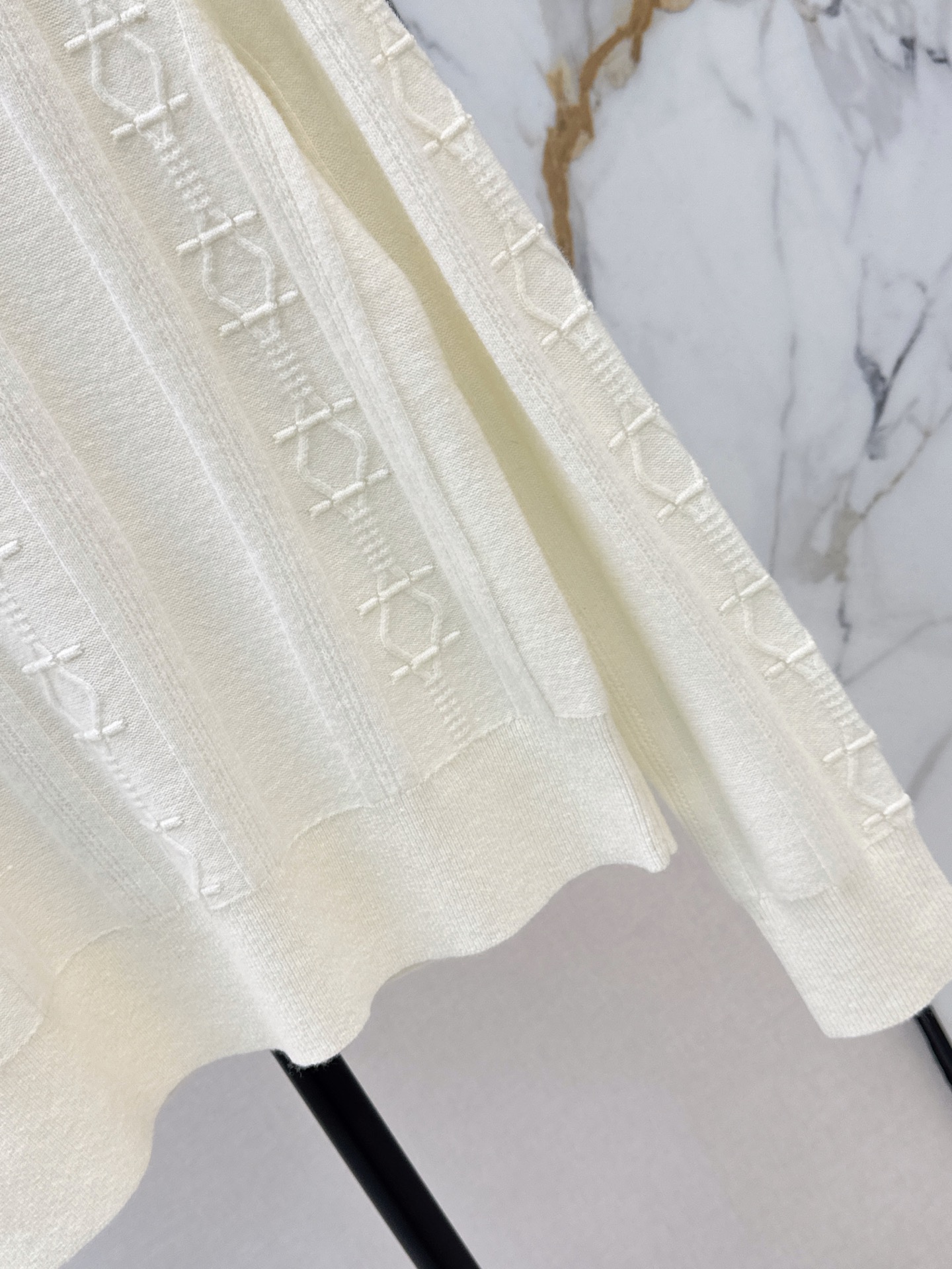 Her 26fw cable sweater