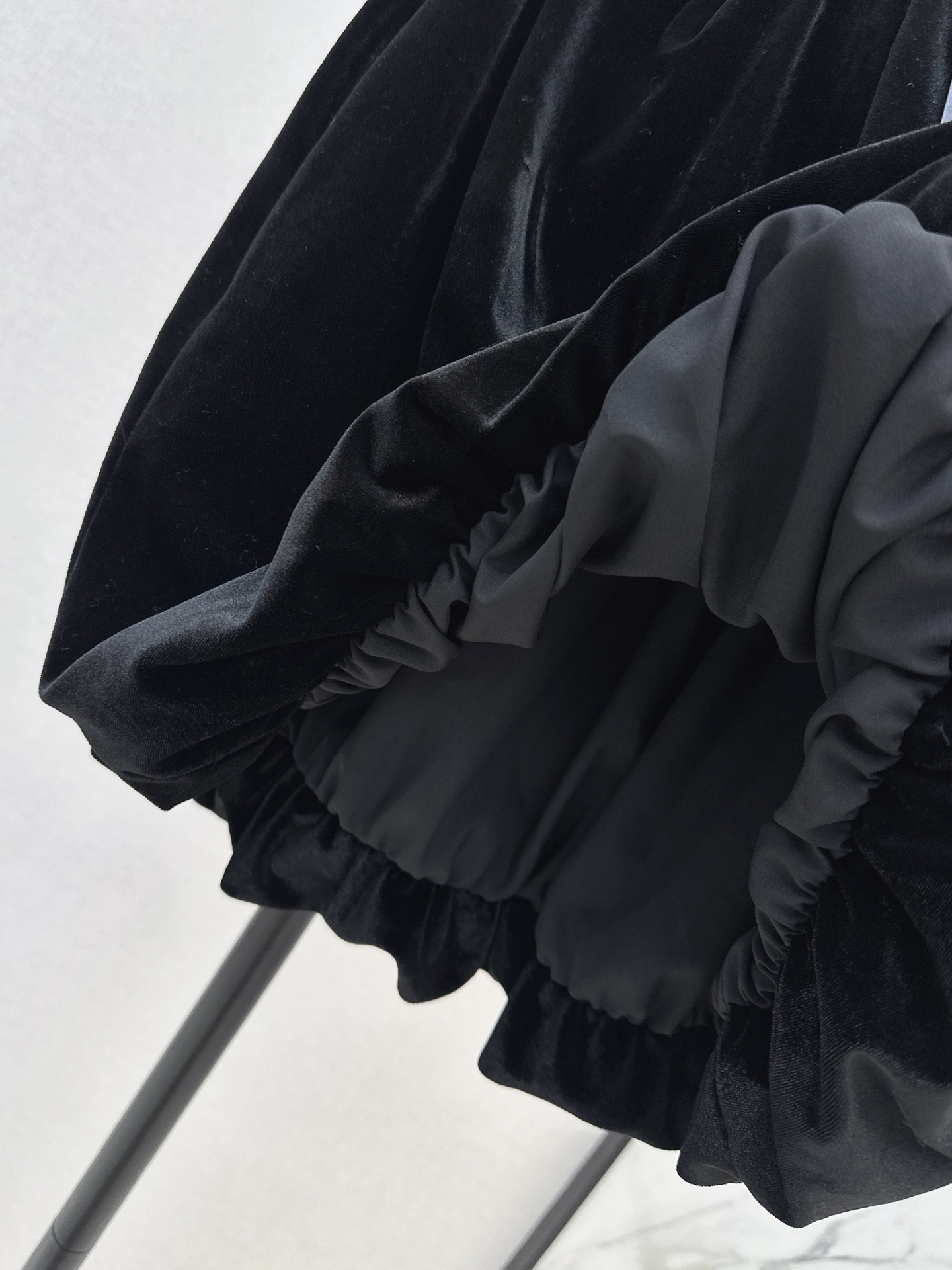 Loui 26fw velvet skirt