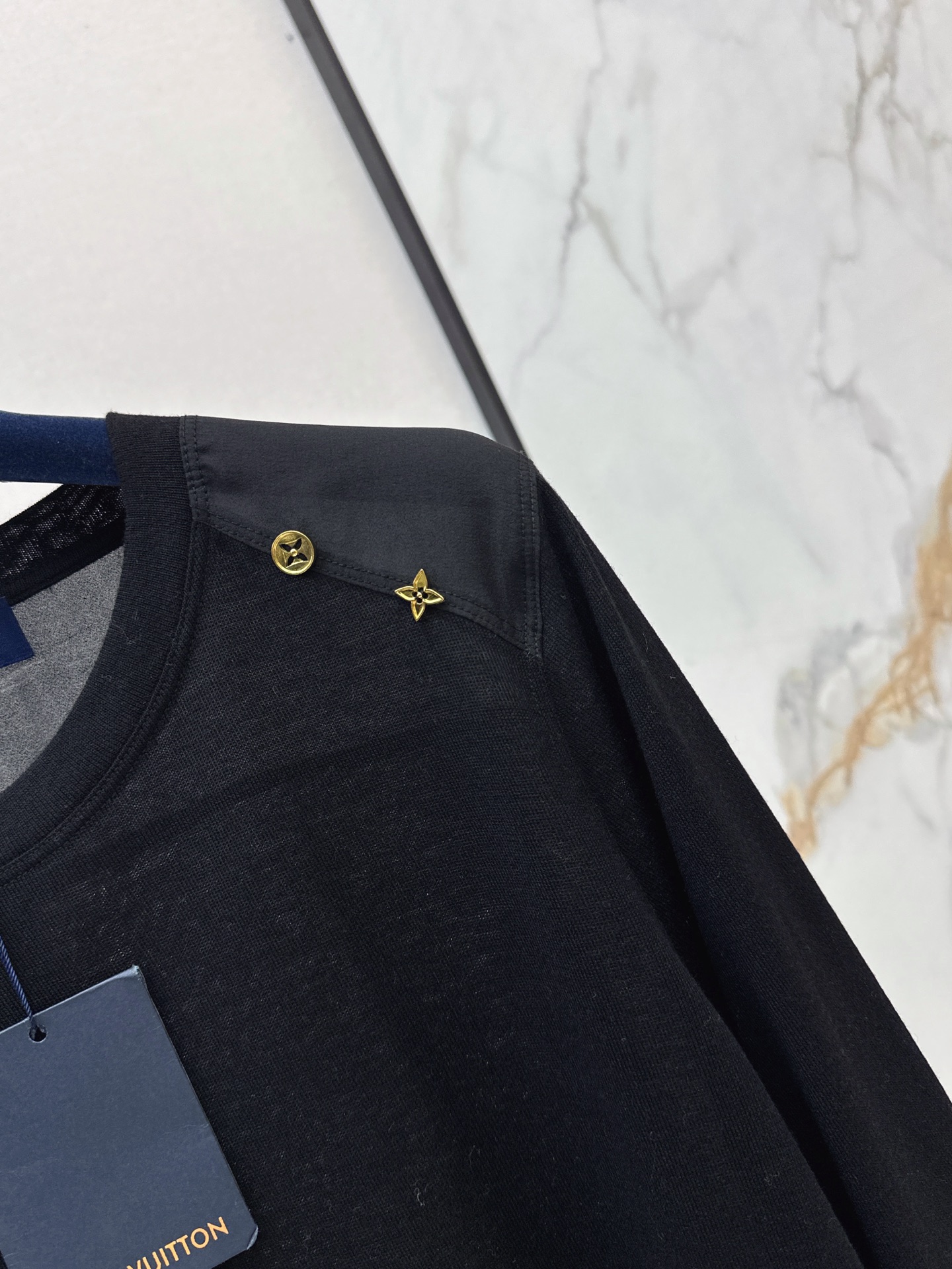 Loui 26fw basic tee