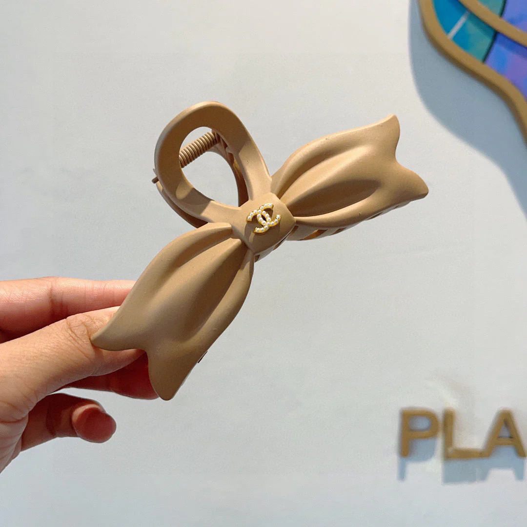 Ch hair clips