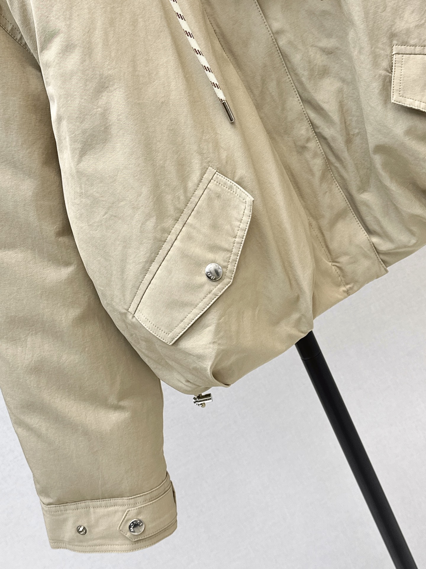 Monc 26fw hooded cropped down jacket