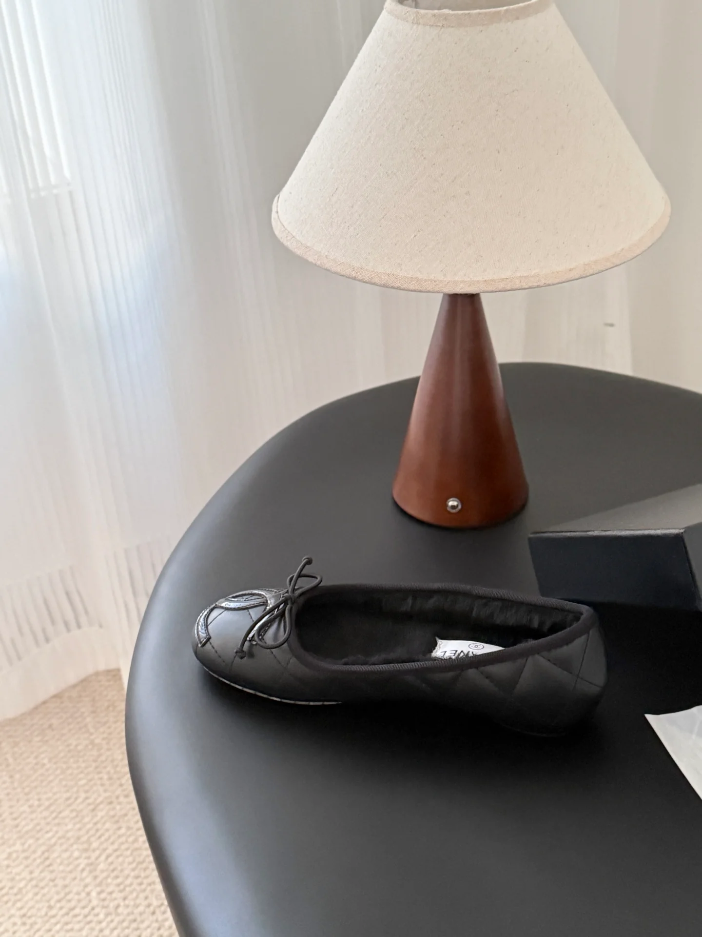 Chan 25fw fleece lined flats