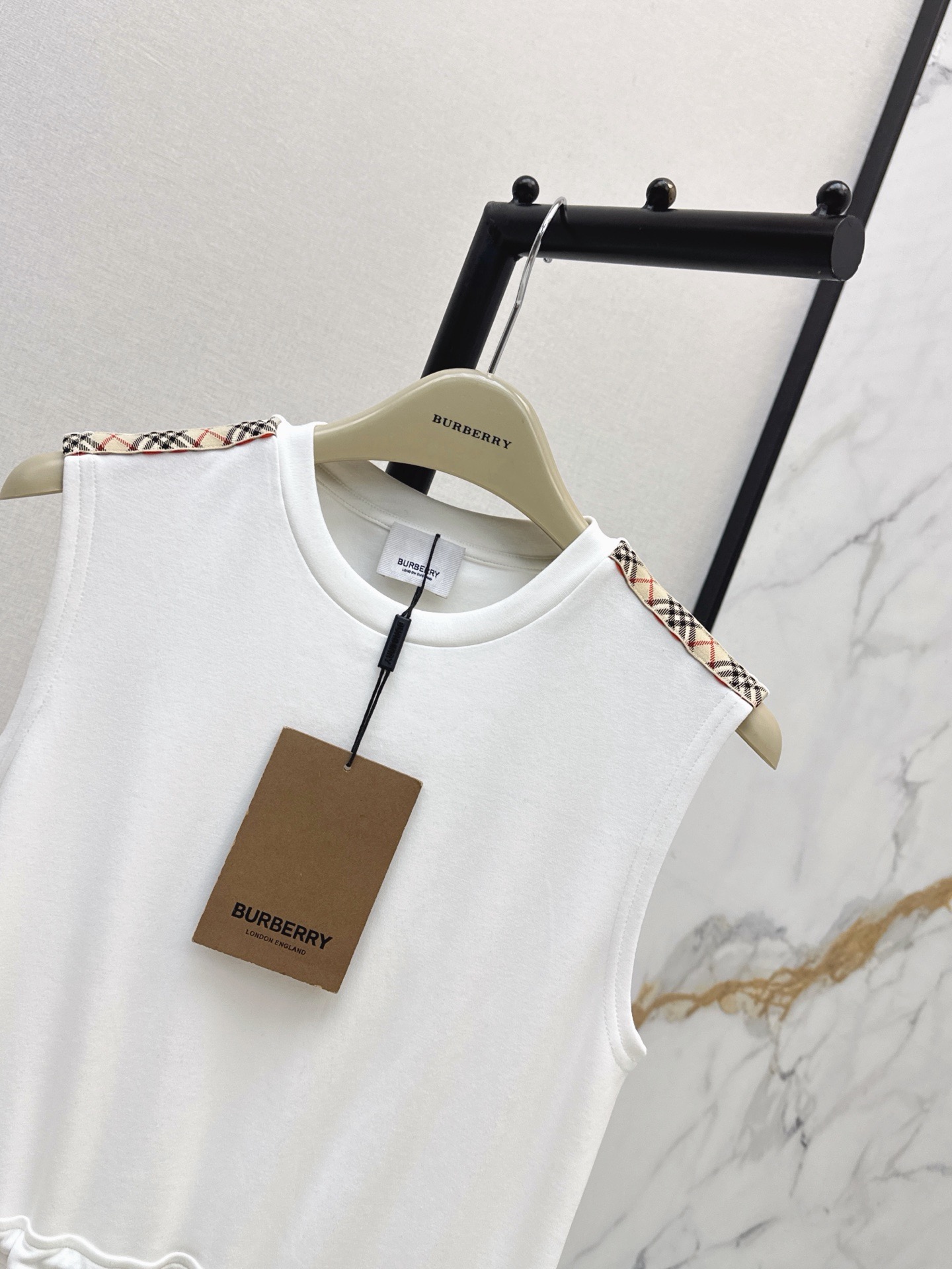 Bur 26ss sleeveless dress