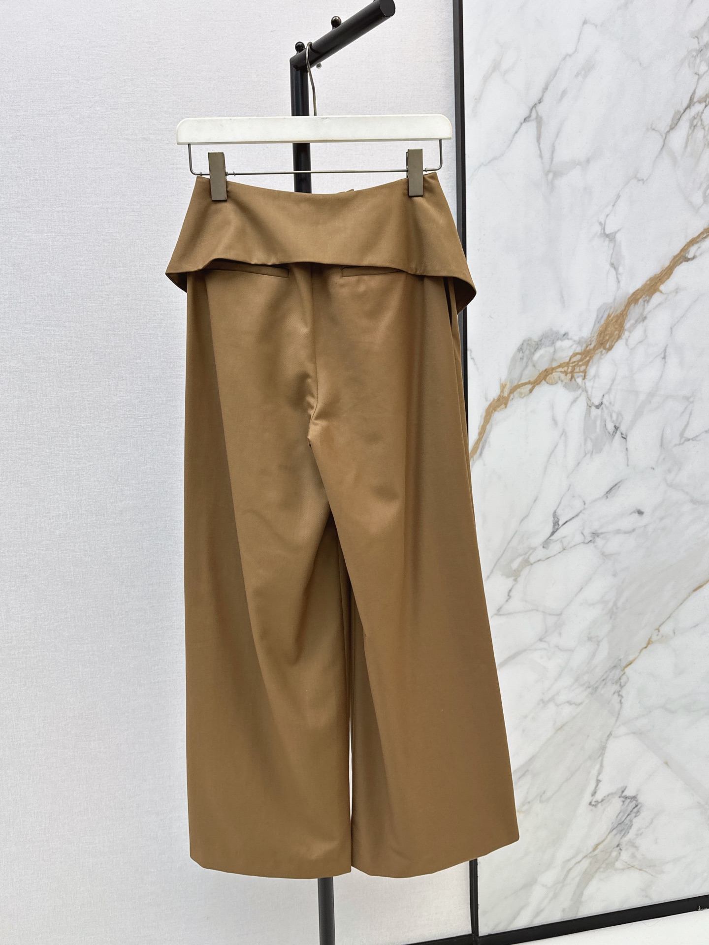 Loe 26fw asymmetric wide-leg pants