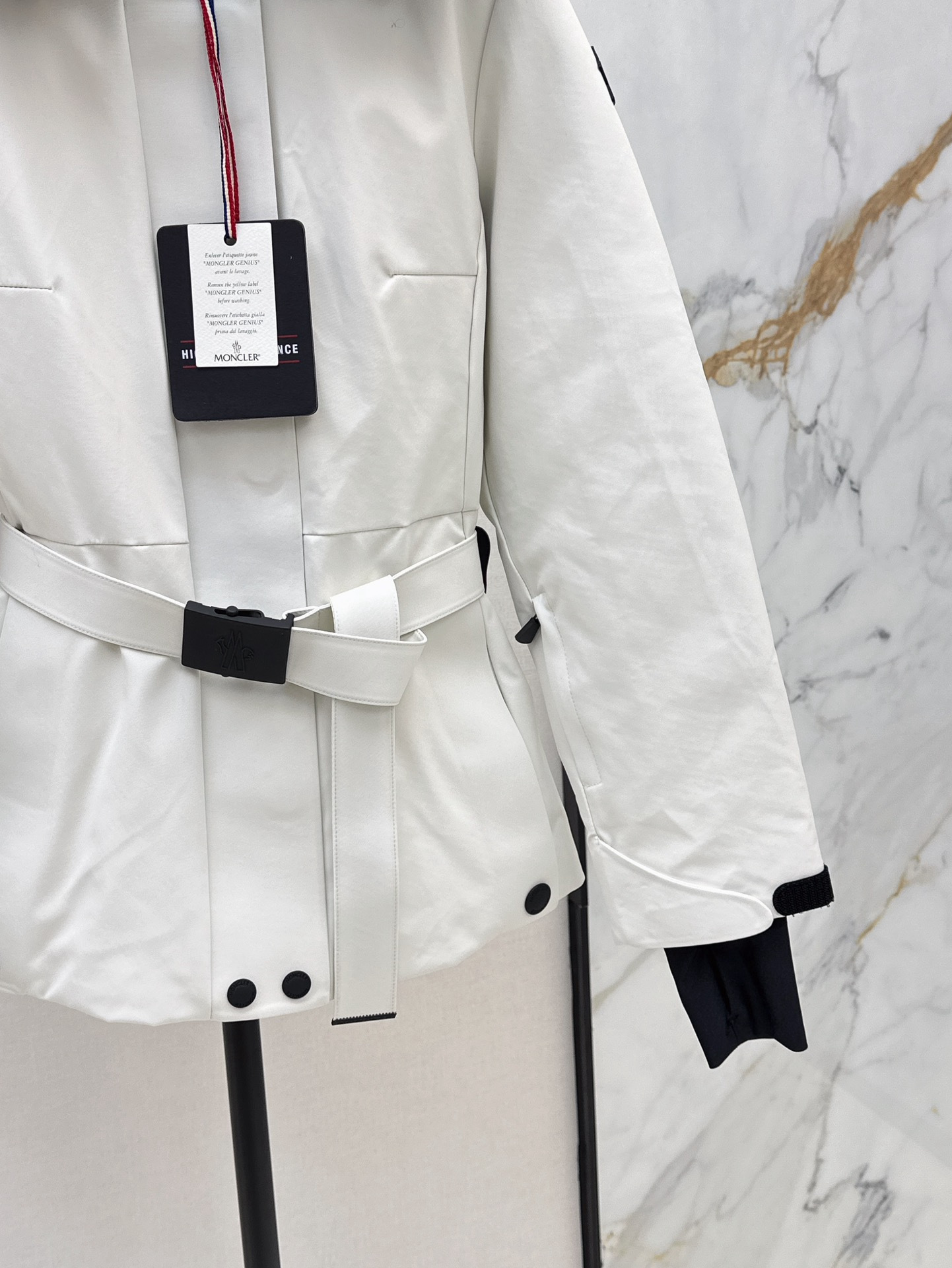 Monc 26fw belted hooded ski down jacket