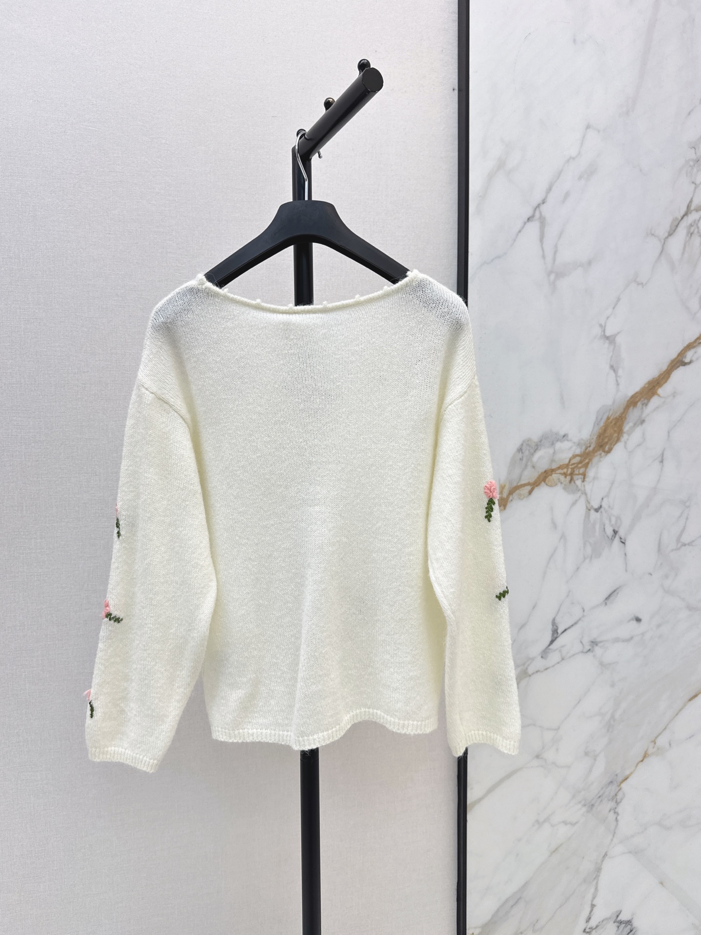 CD 26fw embroidery knit sweater