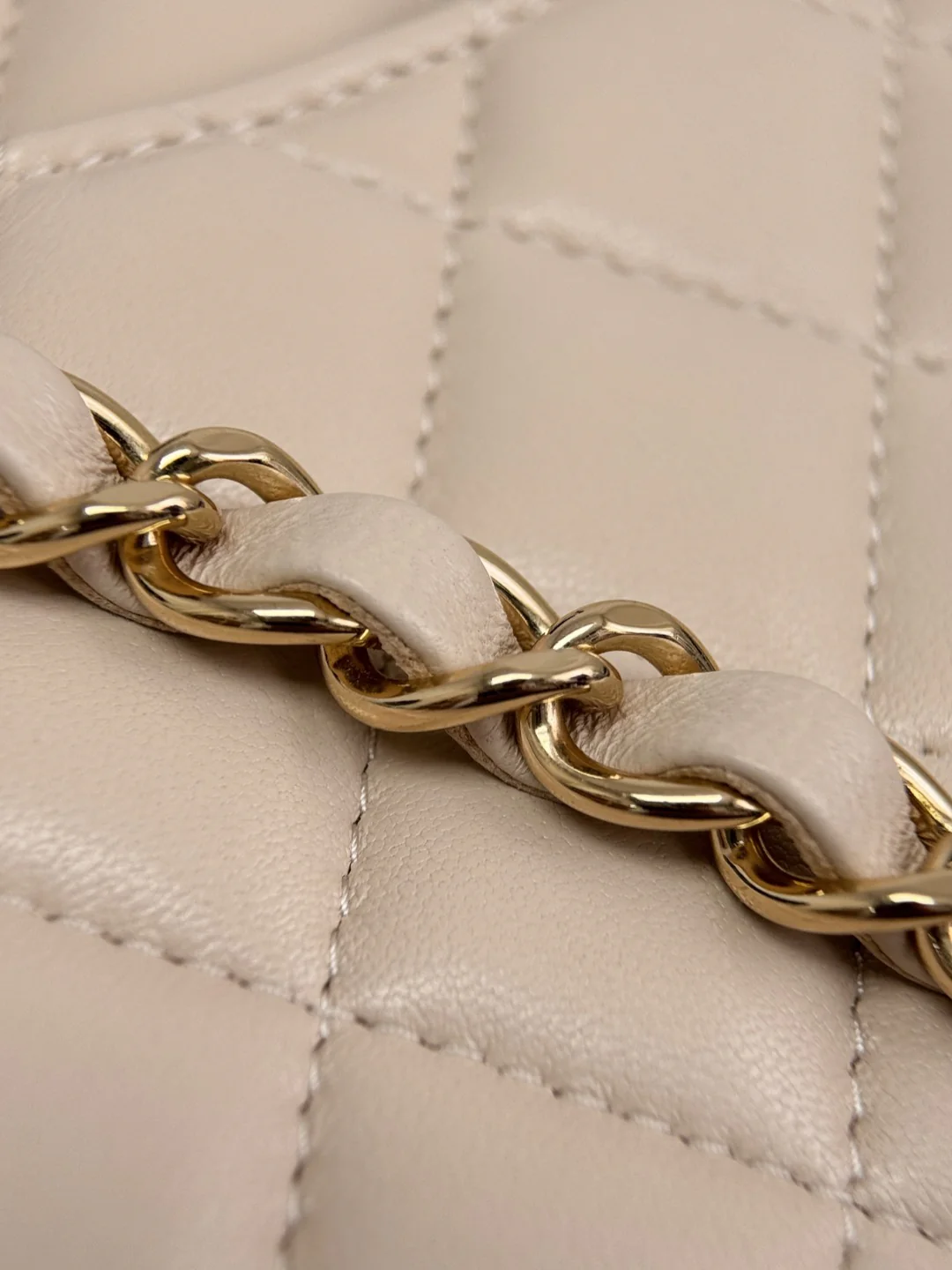 Chan cf25 chain shoulder bag